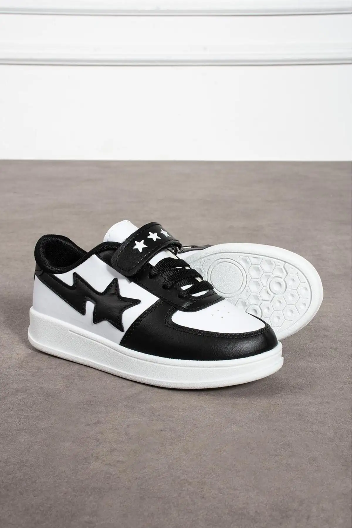 کفش پسرانه کفش ورزشی راحت و کنفور قابل استفاده برای کودکان دختر و پسر - کفش مدرسه - 3724 کفش پسرانه کفش ورزشی راحت و کنفور قابل استفاده برای کودکان دختر و پسر - کفش مدرسه - 3724