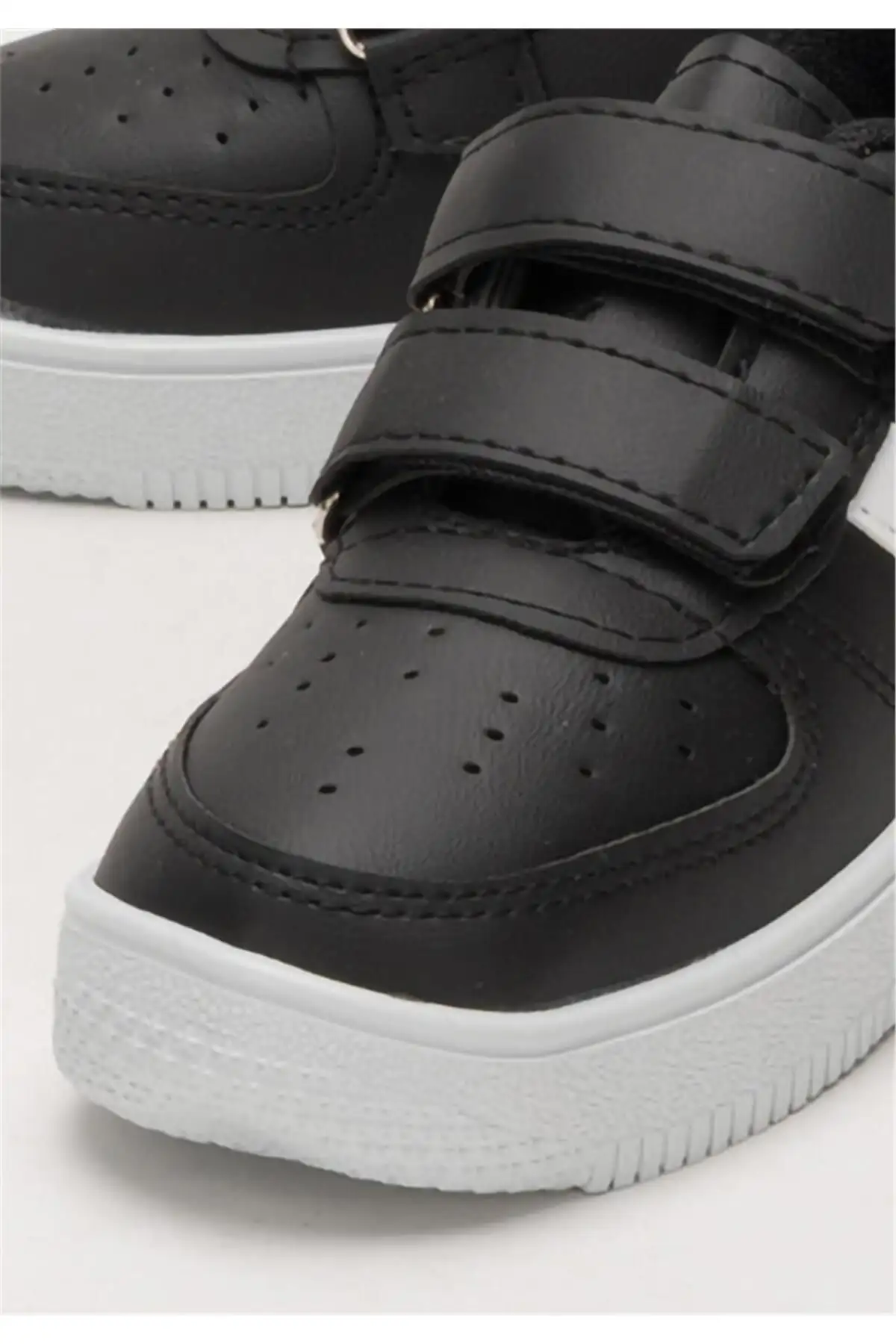 کفش بچگانه کفش اسپورت نوزاد مدل اسنیکر مشکی - 3583 کفش بچگانه کفش اسپورت نوزاد مدل اسنیکر مشکی - 3583