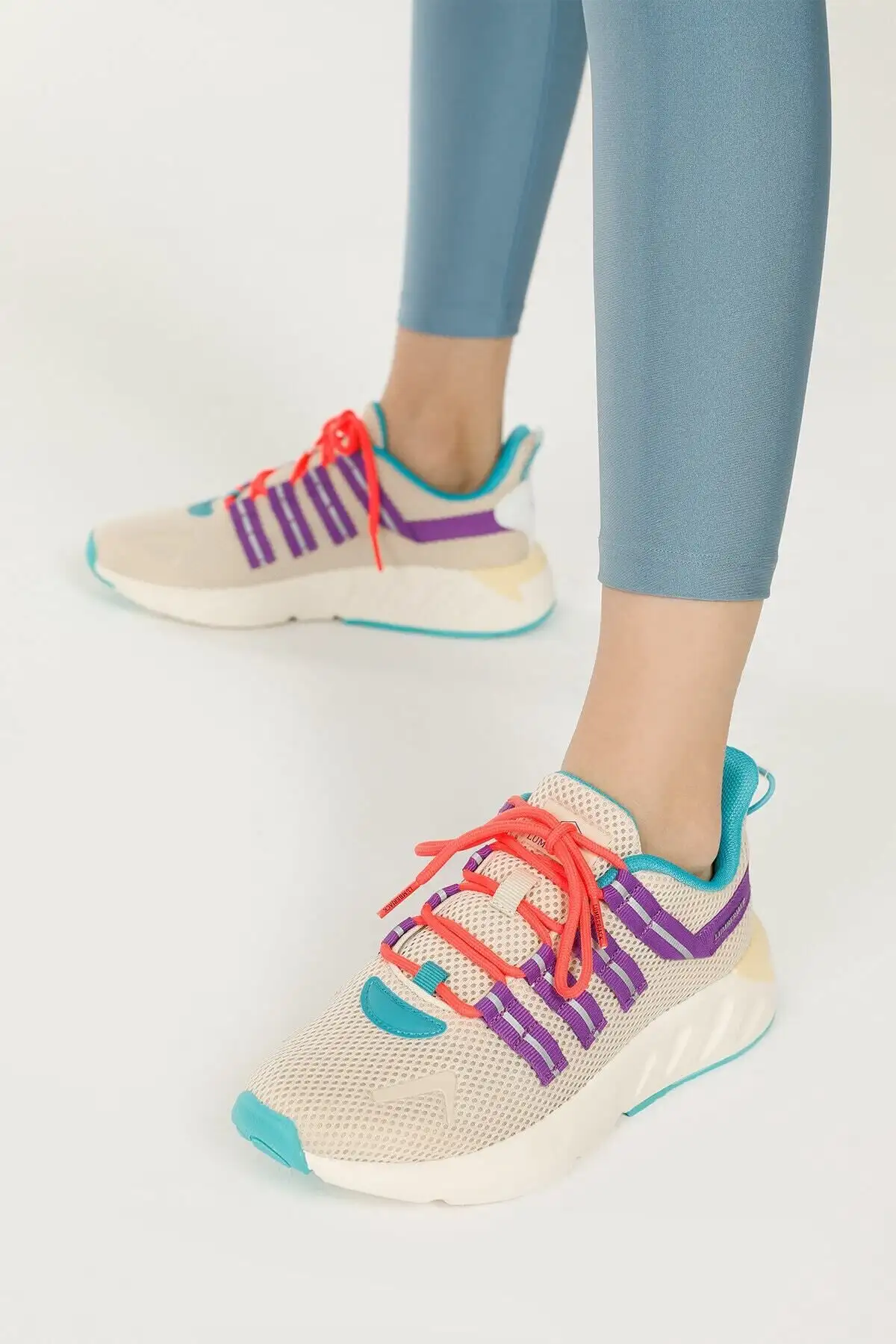 کفش دویدن (رانینگ) شمشیر 2 متری زنانه 2fx، رنگ کومو/مور، سایز 40 - 4575 کفش دویدن (رانینگ) شمشیر 2 متری زنانه 2fx، رنگ کومو/مور، سایز 40 - 4575