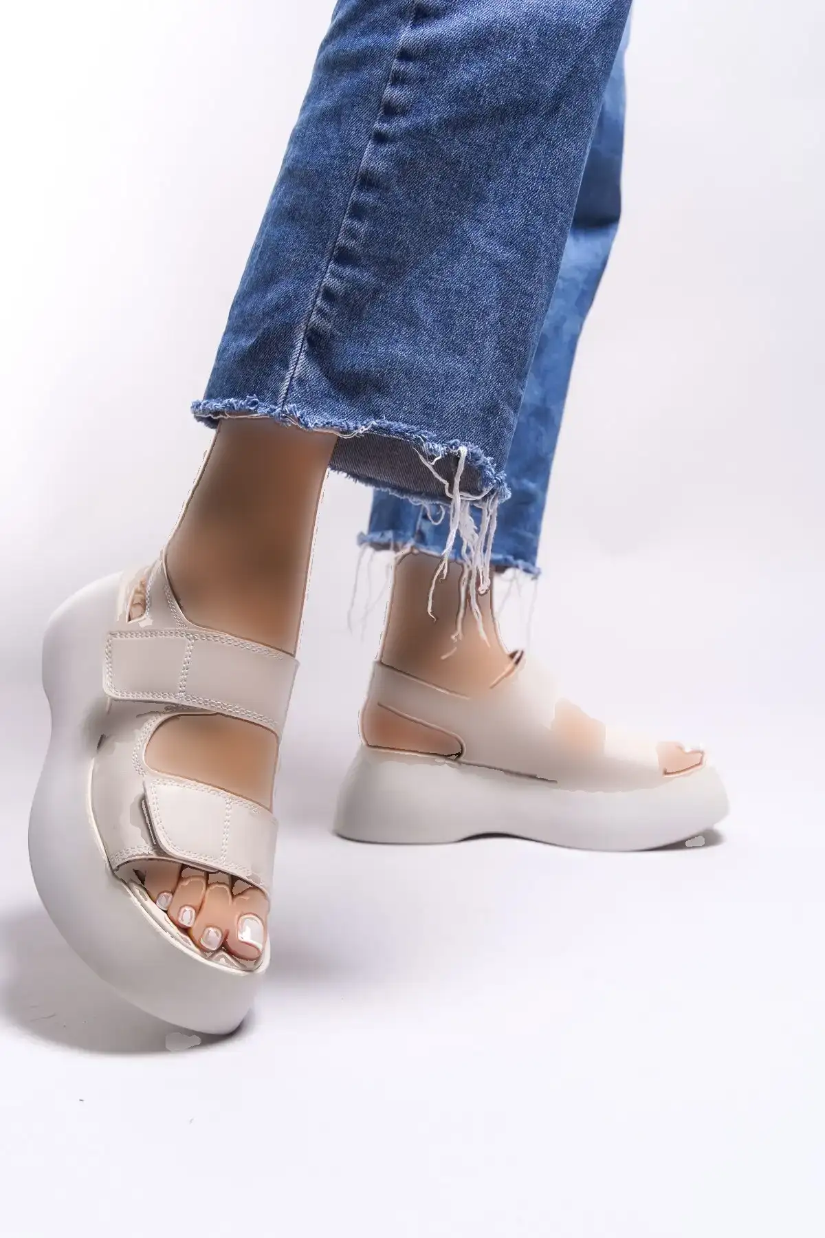 کفش صندل زنانه سندل  اولن ساری 0012804 به رنگ بژ جلدی - 4675 کفش صندل زنانه سندل اولن ساری 0012804 به رنگ بژ جلدی - 4675