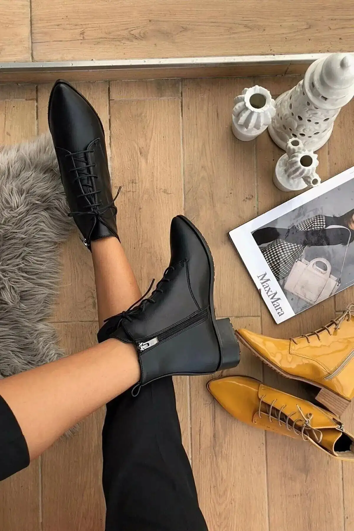 بوت و نیم بوت زنانه چکمه  سیاه چرم با نک تیز  زیپ، چکمه پستی تکی با بندهای معملی - 5020 بوت و نیم بوت زنانه چکمه سیاه چرم با نک تیز زیپ، چکمه پستی تکی با بندهای معملی - 5020