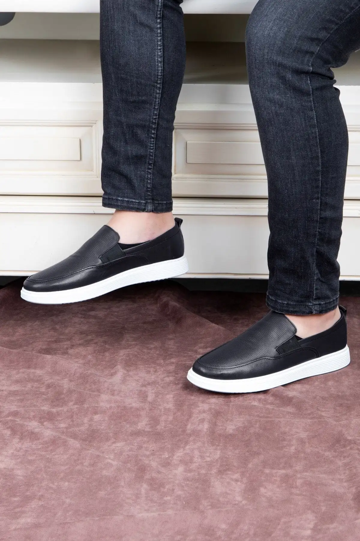 کفش سایز بزرگ مردانه  روزمره  چرم طبیعی سئون،  لوفری،  تابستانی،  سبک مشکی - 5039 کفش سایز بزرگ مردانه روزمره چرم طبیعی سئون، لوفری، تابستانی، سبک مشکی - 5039