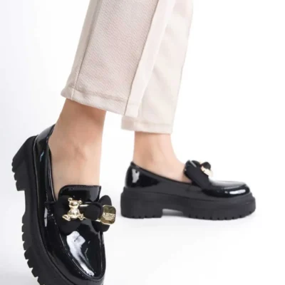 کفش زنانه لوفر با جزئیات توکای عروسکی از جنس چرم مصنوعی مشکی - 3708