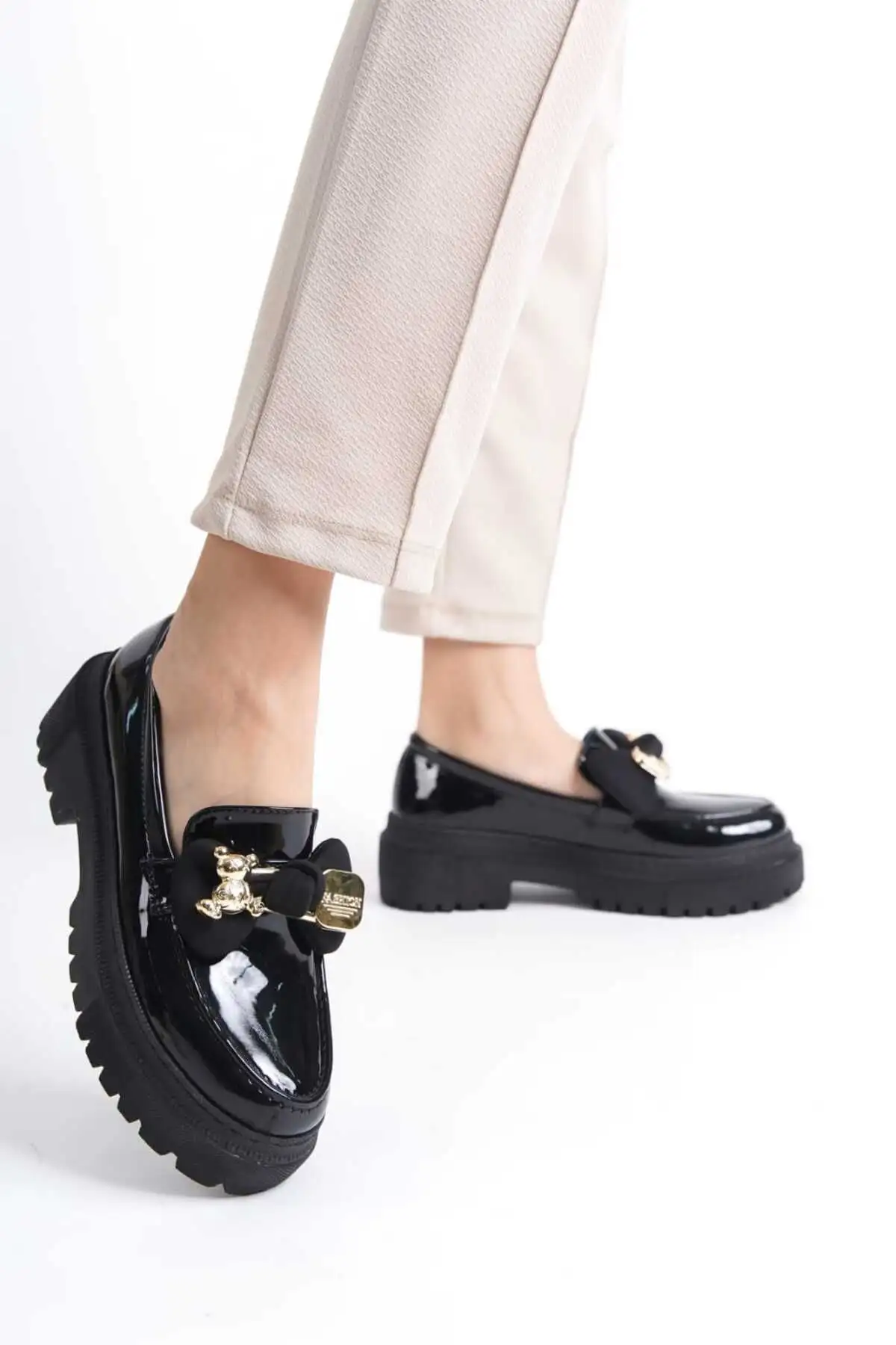 کفش زنانه لوفر با جزئیات توکای عروسکی از جنس چرم مصنوعی مشکی - 3708 کفش زنانه لوفر با جزئیات توکای عروسکی از جنس چرم مصنوعی مشکی - 3708