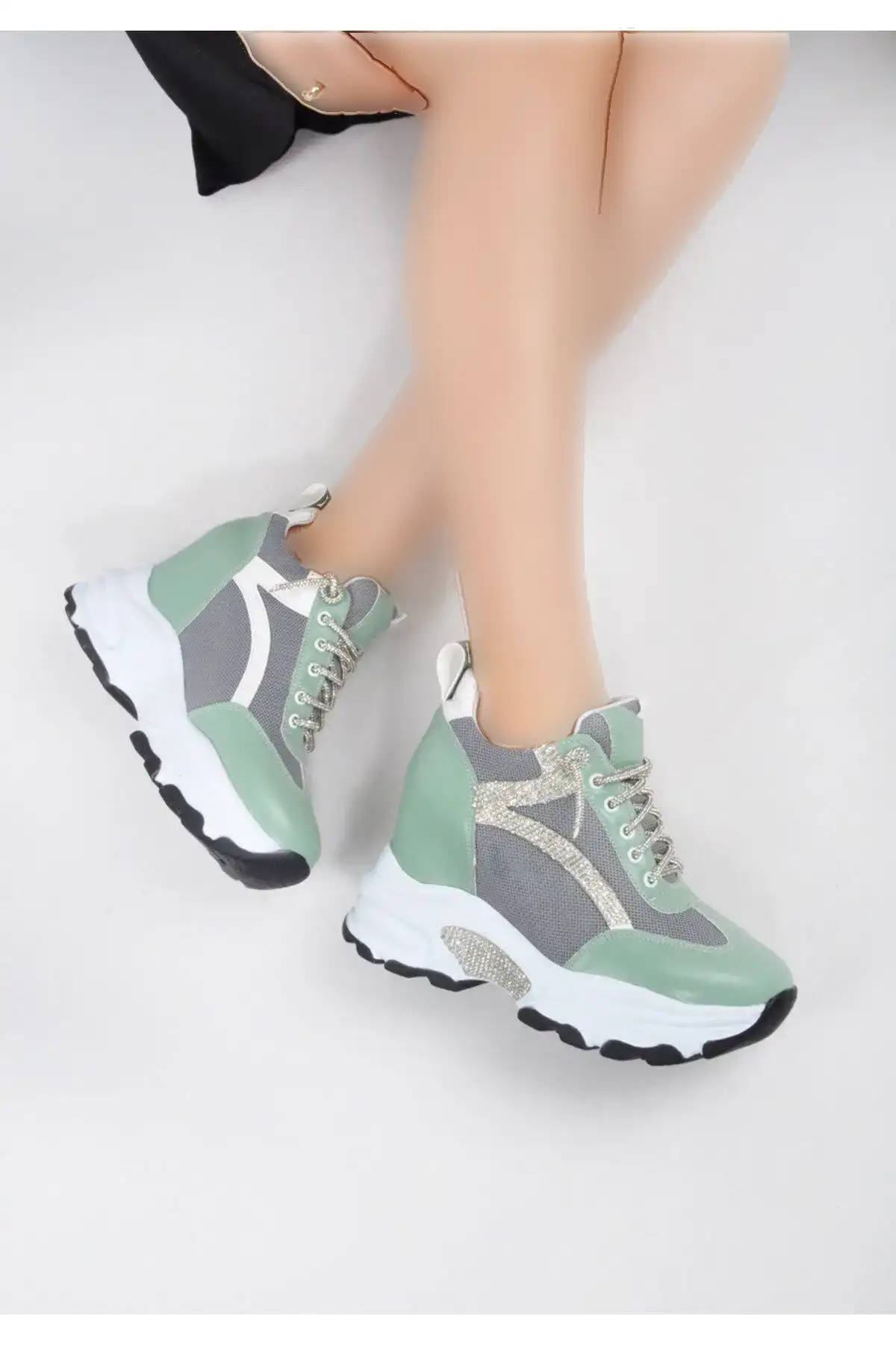 کفش تخت زنانه کفش ورزشی پاشنه پهن جیر زنانه با سنگهای تزئینی - 3786 کفش تخت زنانه کفش ورزشی پاشنه پهن جیر زنانه با سنگهای تزئینی - 3786