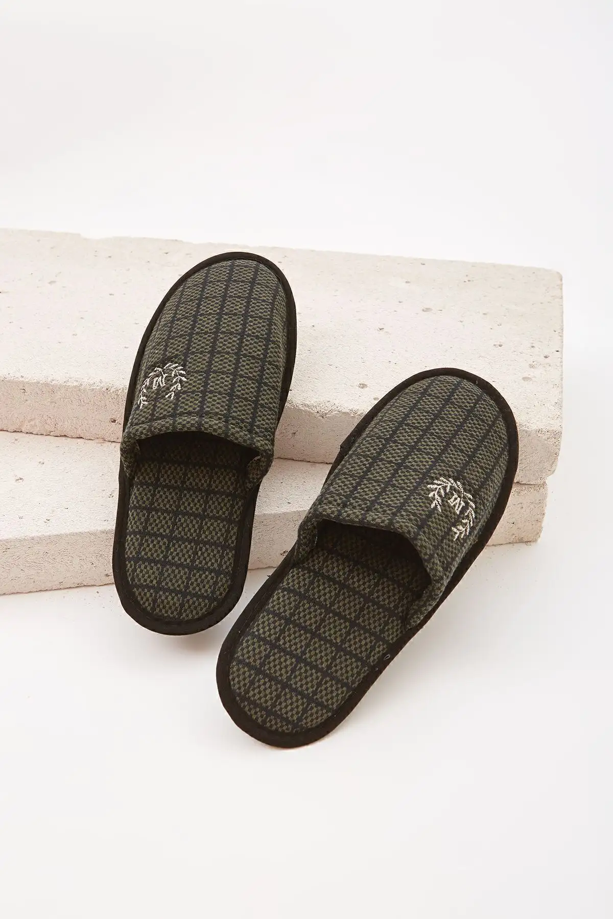 کفش راحتی خانه پکیج ۳ تایی M دمپایی زمستانی دمپایی  ست جعبه چای عروسی دمپایی مهمان - 4599 کفش راحتی خانه پکیج ۳ تایی M دمپایی زمستانی دمپایی ست جعبه چای عروسی دمپایی مهمان - 4599