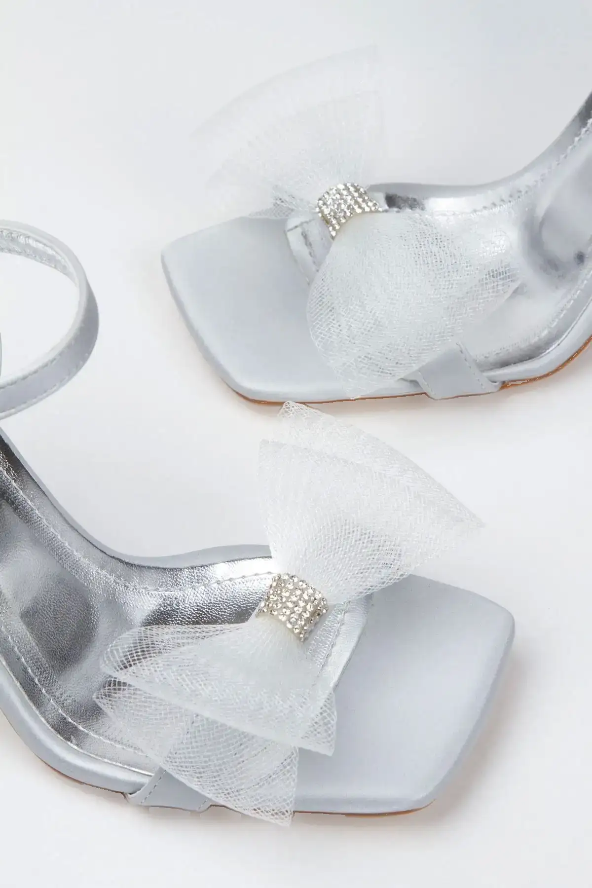 کفش پاشنه‌ بلند زنانه پاشنه ۹ سانتی تولید خاص نقره‌ای - 5142