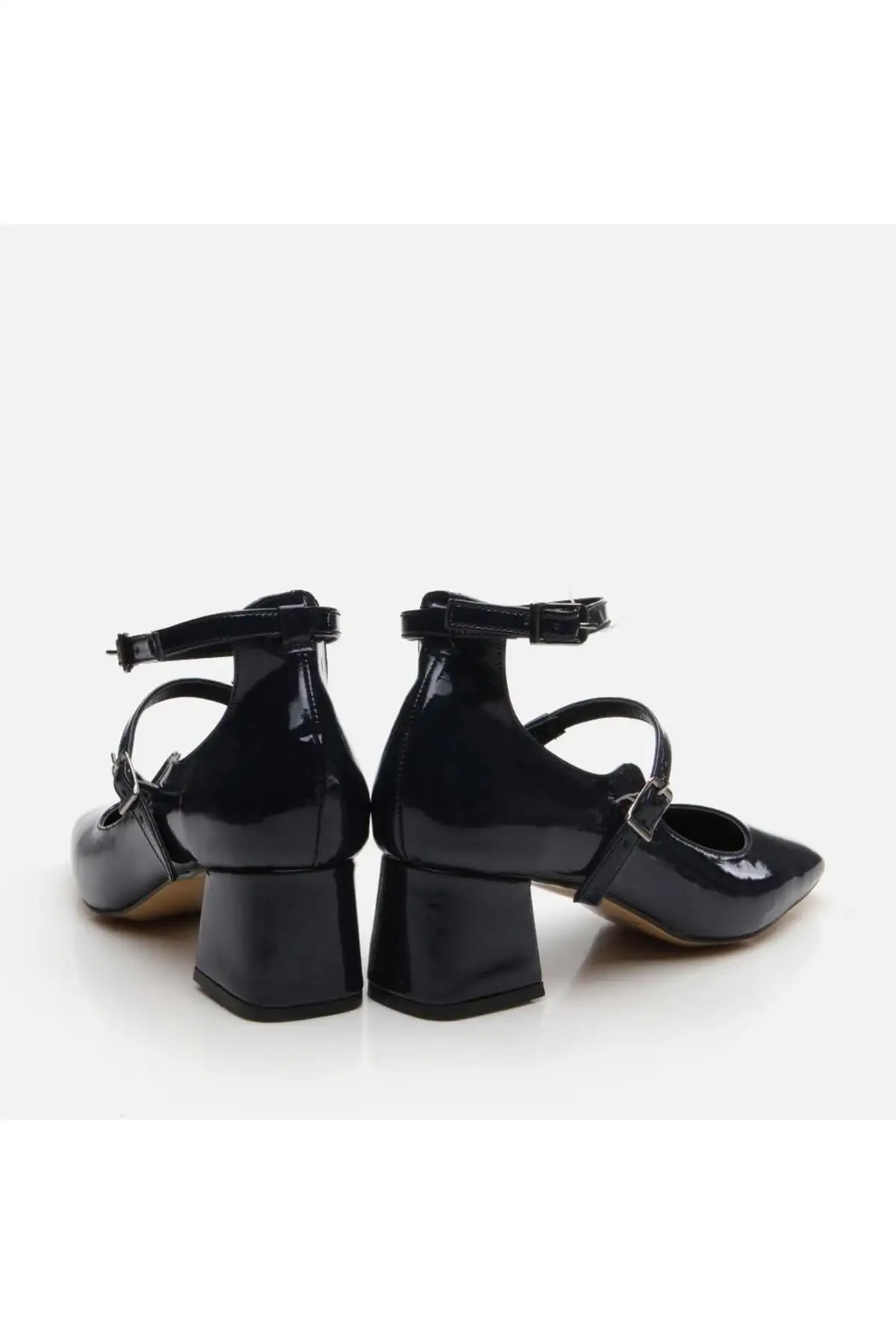 کفش پاشنه بلند زنانه کفش پاشنه بلند زنانه کلاسیک رنگ سرمهای 01AYY295020A680 - 3698 کفش پاشنه بلند زنانه کفش پاشنه بلند زنانه کلاسیک رنگ سرمهای 01AYY295020A680 - 3698