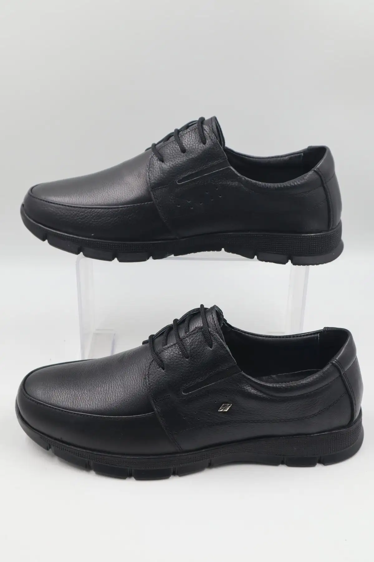 کفش روزمره مردانه مشکی اورتوپدیک با رویه کامل چرم جلی و فوقالعاده راحت - 5303 کفش روزمره مردانه مشکی اورتوپدیک با رویه کامل چرم جلی و فوقالعاده راحت - 5303