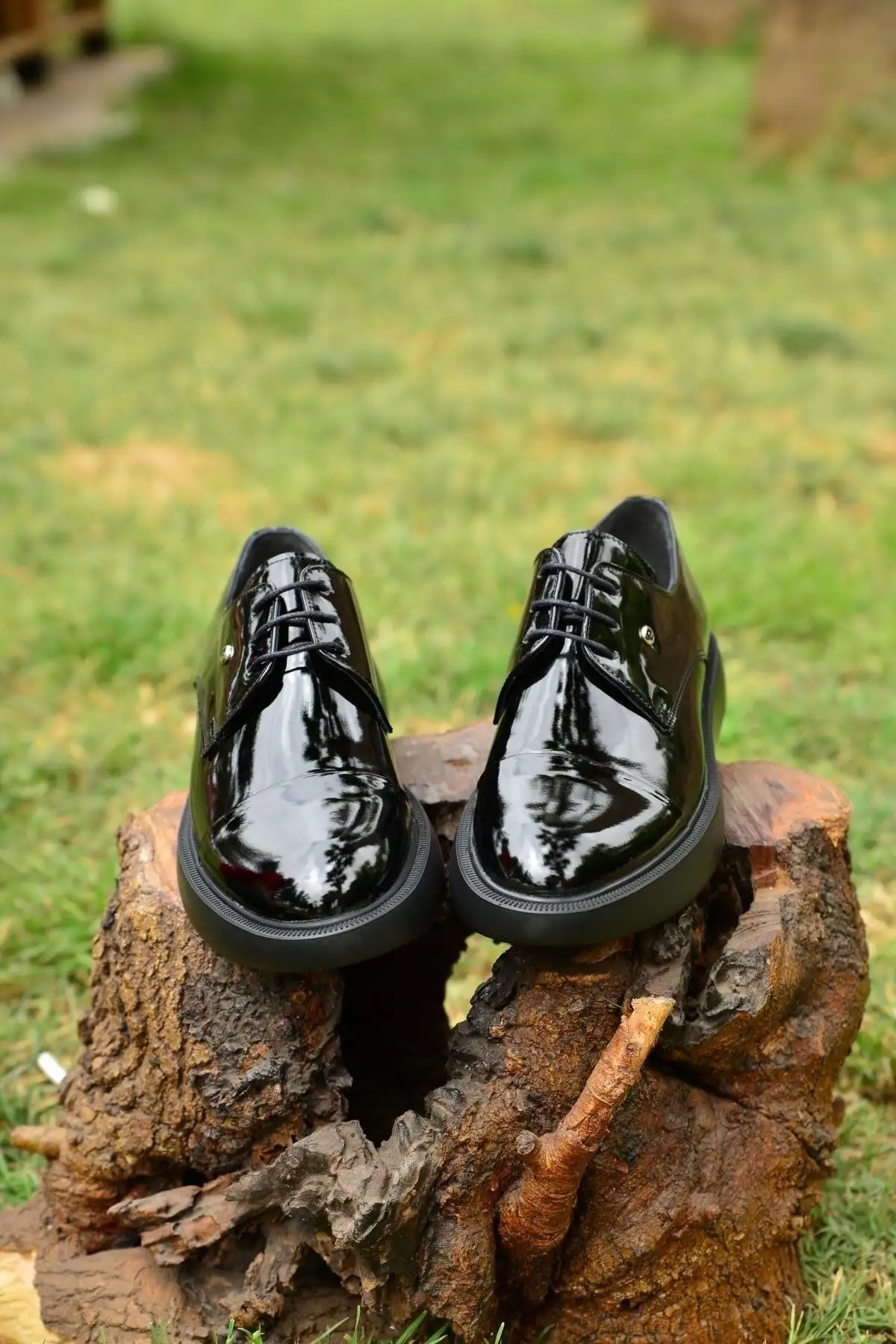 کفش رسمی مردانه "Damatlık و  سیاه لاک دار" با سبک نوآورانه خود، هم زیبایی و هم راحتی را به طور همزمان ارائه میدهد. - 4000 کفش رسمی مردانه "Damatlık و سیاه لاک دار" با سبک نوآورانه خود، هم زیبایی و هم راحتی را به طور همزمان ارائه میدهد. - 4000