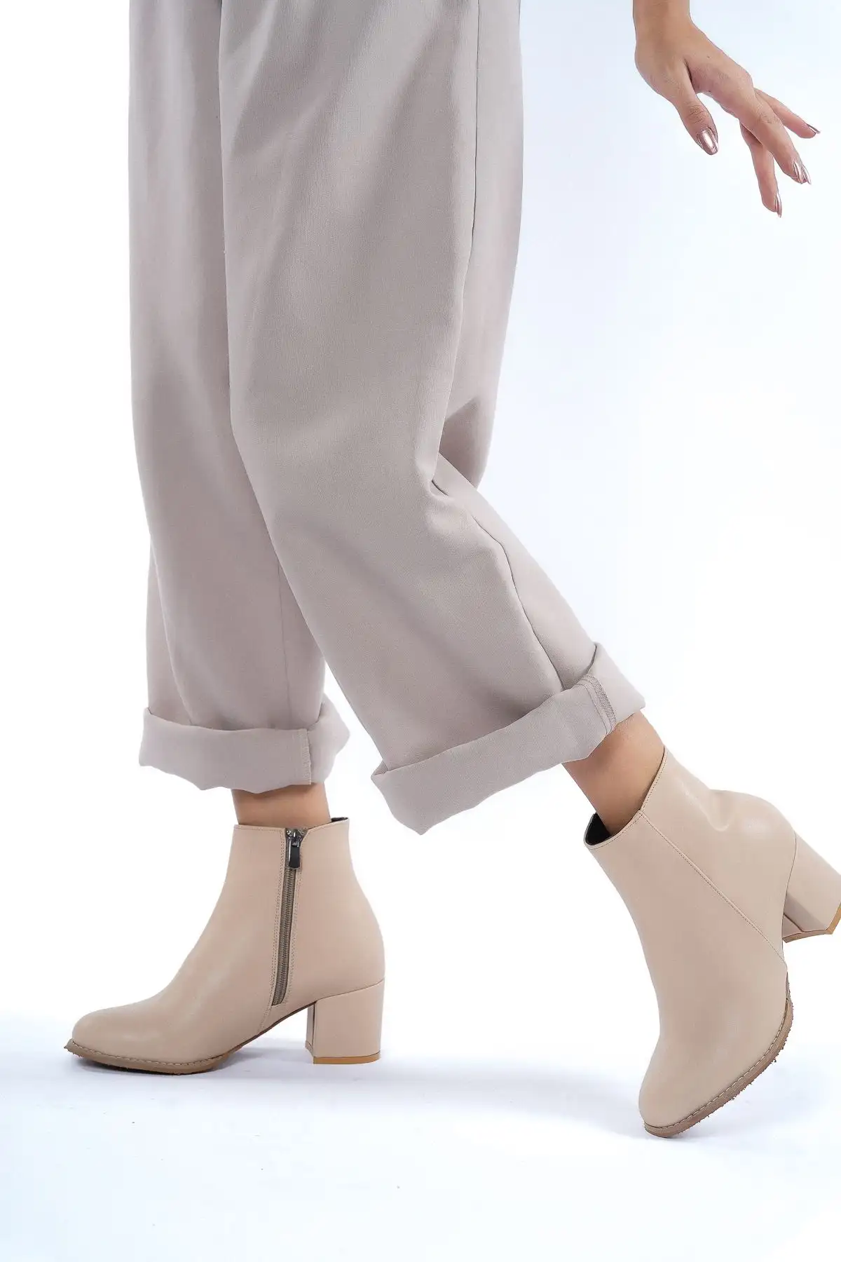 بوت و نیم بوت زنانه  پاشنهبلند نکدار دکته ند - 4996 بوت و نیم بوت زنانه پاشنهبلند نکدار دکته ند - 4996