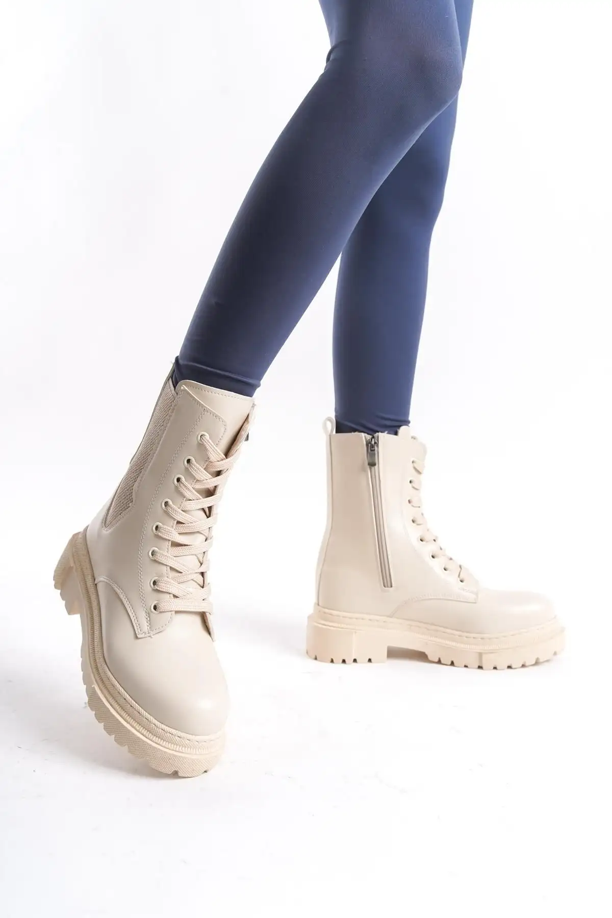 بوت و نیم بوت زنانه  رزمره  با طراحی راحت، کفی بلند، زیپ  بند دار - 5003 بوت و نیم بوت زنانه رزمره با طراحی راحت، کفی بلند، زیپ بند دار - 5003