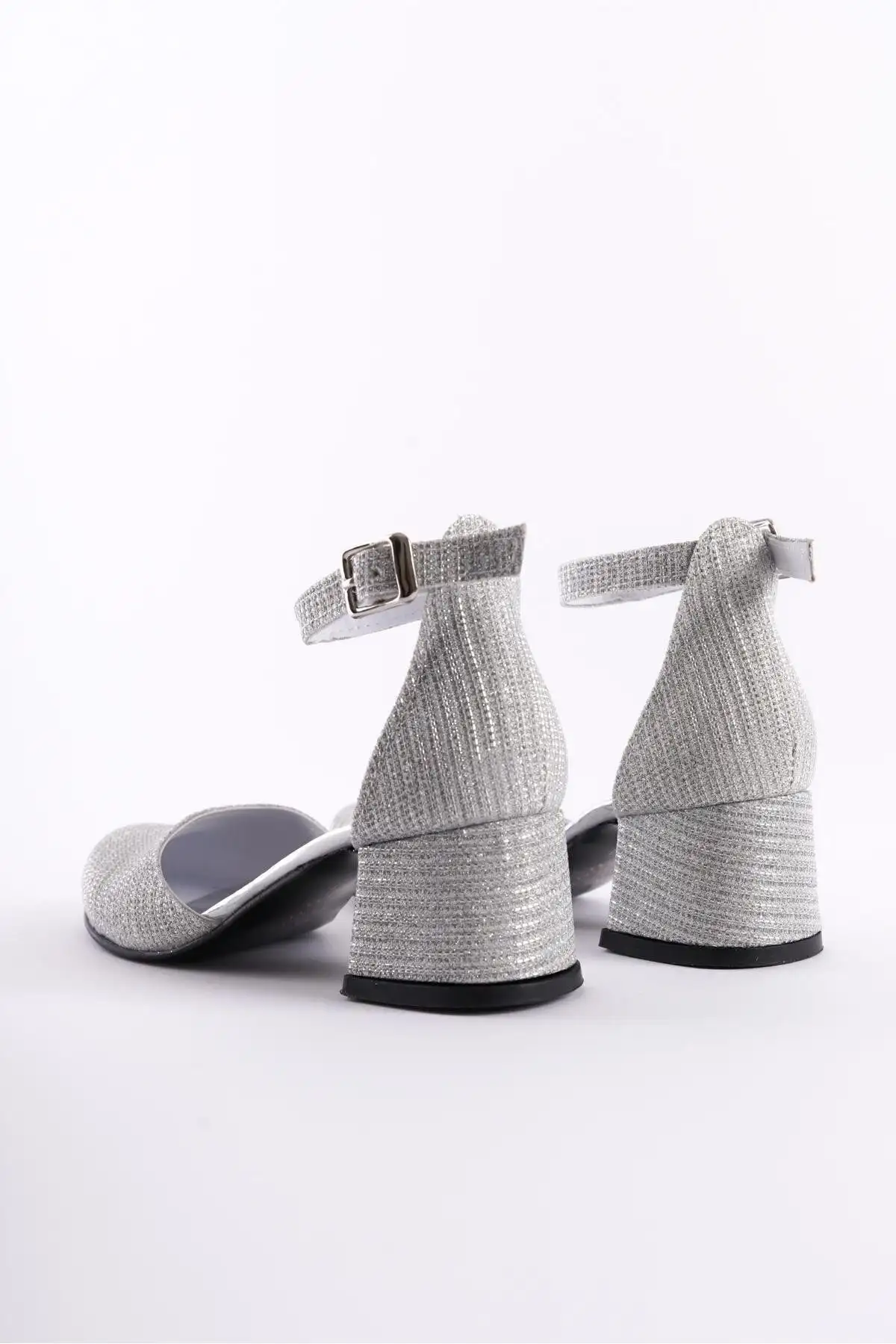 کفش دخترانه  پاشنهدار مجلسی  نقرهای - 5211 کفش دخترانه پاشنهدار مجلسی نقرهای - 5211