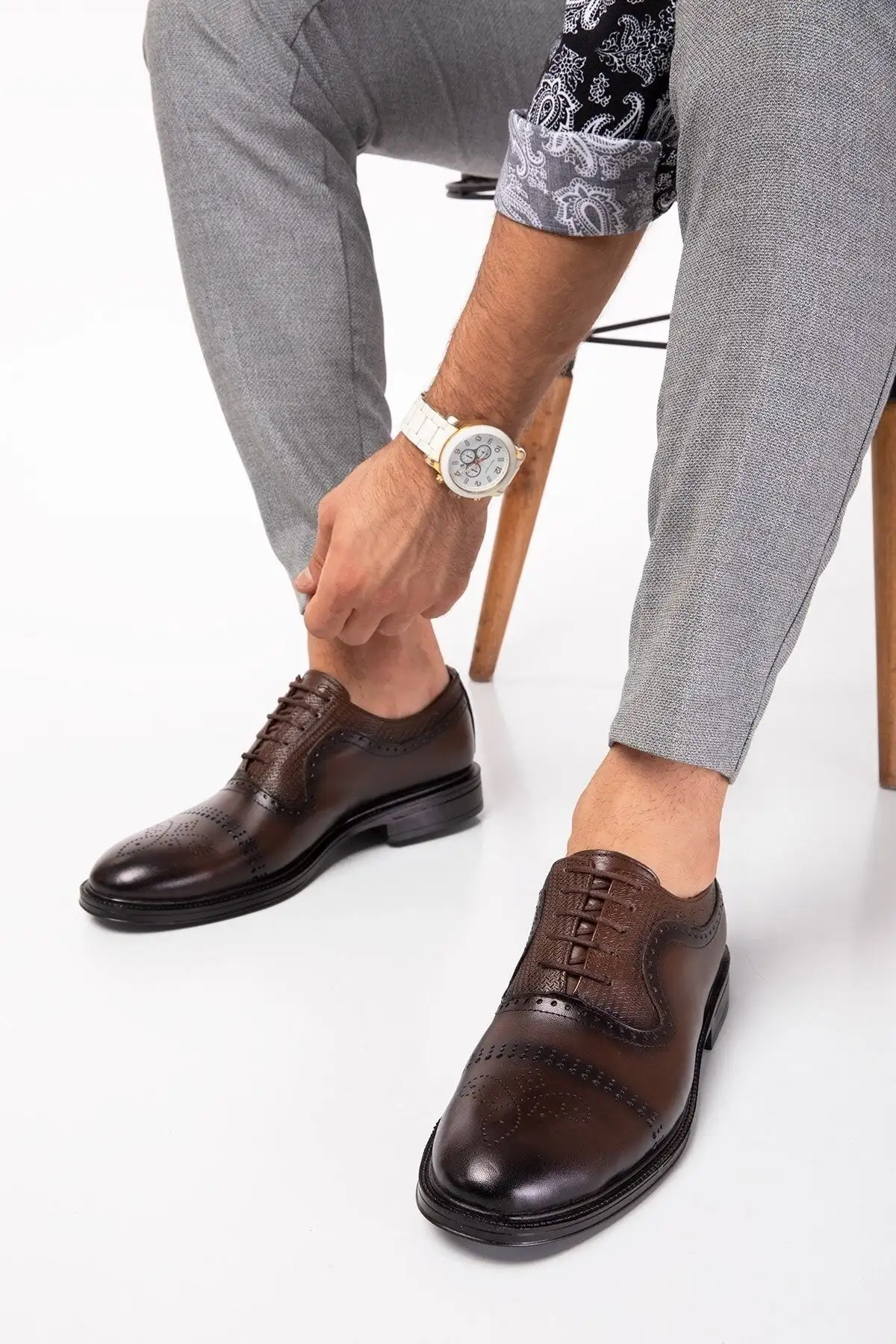 کفش رسمی مردانه  چرم کلاسیک با کفی لاستیکی مناسب برای چهار فصل - 4719 کفش رسمی مردانه چرم کلاسیک با کفی لاستیکی مناسب برای چهار فصل - 4719