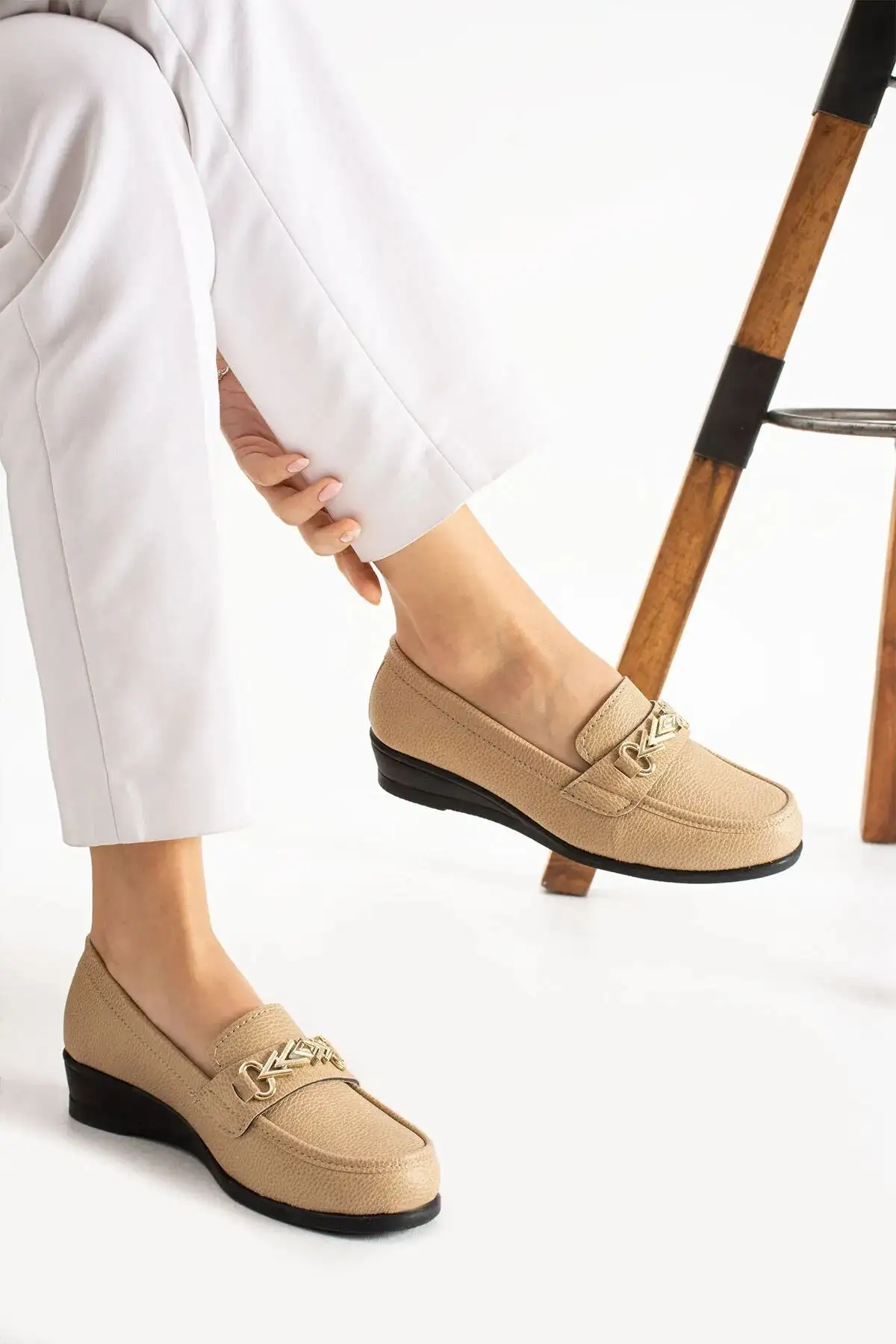 کفش اداری زنانه راحتی بربط، سبک، آناتومیک، ارتوپدیک، مناسب برای استفاده روزمره، برای خانه و دفتر، و فضای باز. - 4384 کفش اداری زنانه راحتی بربط، سبک، آناتومیک، ارتوپدیک، مناسب برای استفاده روزمره، برای خانه و دفتر، و فضای باز. - 4384