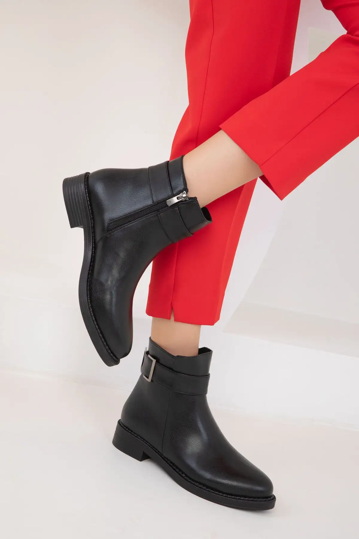 بوت و نیم‌ بوت زنانه ی مشکی ۱۹۵۸۴ - 5012