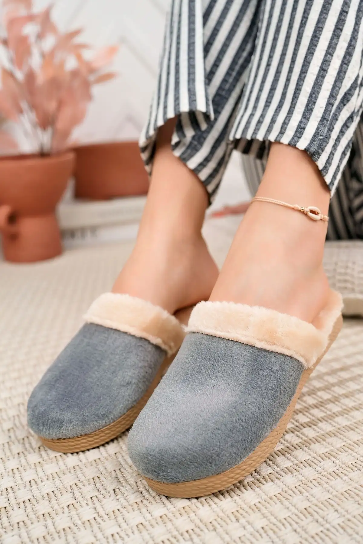 کفش راحتی خانه ترمه زمستانی رنگ خاکستری پشمی زنانه دمپایی مهمان جهیزیه دمپایی عروس - 3987