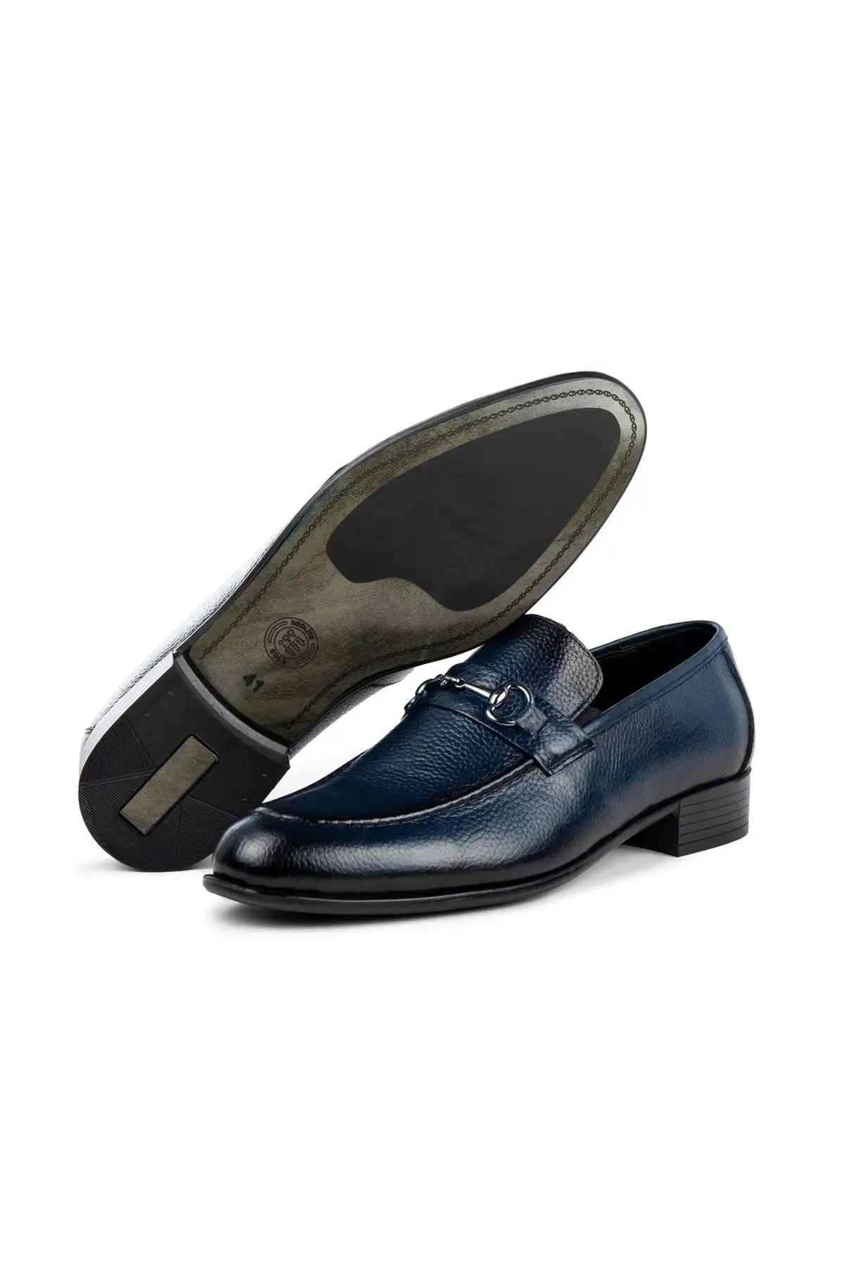 سایز بزرگ مردانه 1. کفش کلاسیک مردانه سدارو چرم اصل
2. کفش کلاسیک لاوفری
3. کفش ماکوسن - 3495 سایز بزرگ مردانه 1. کفش کلاسیک مردانه سدارو چرم اصل 2. کفش کلاسیک لاوفری 3. کفش ماکوسن - 3495