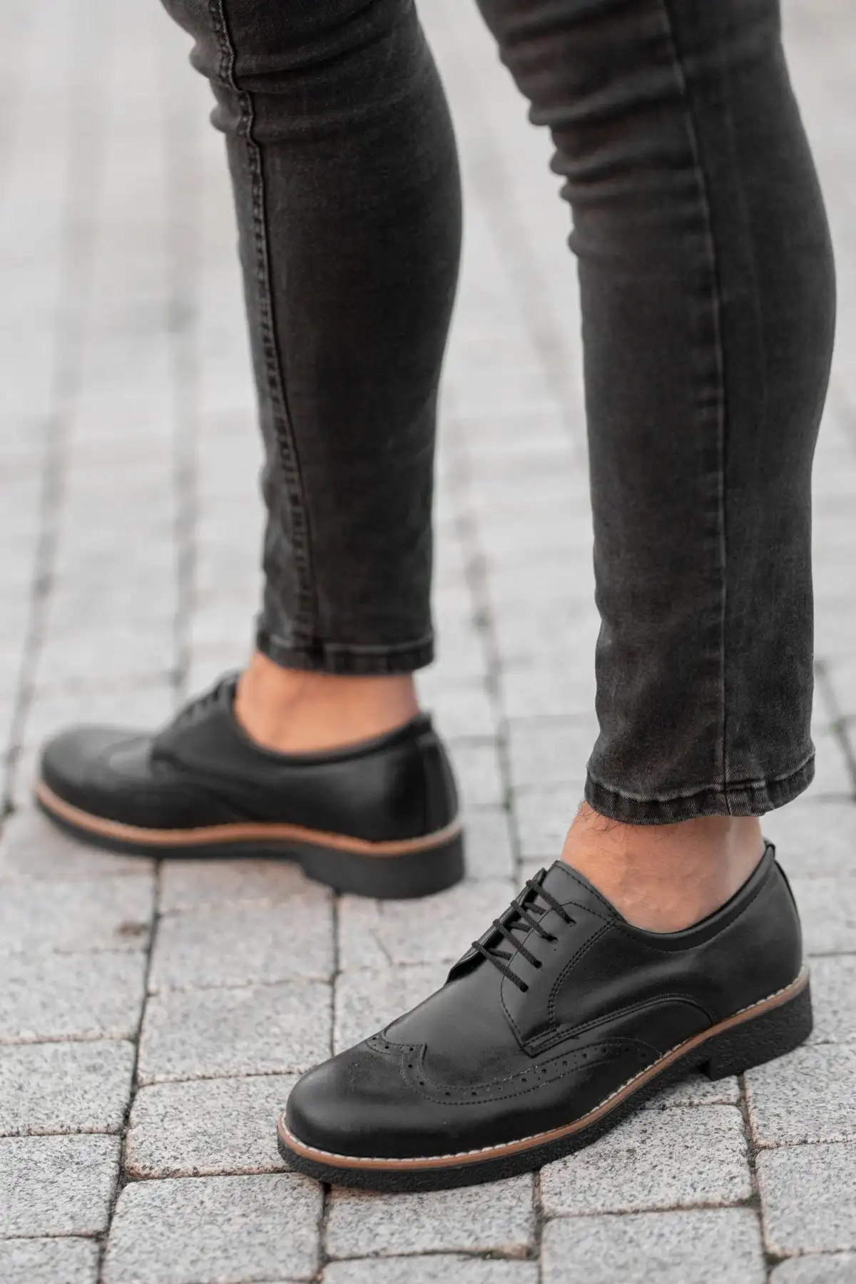 کفش رسمی مردانه کفش کلاسیک راحت و گارانتیدار مردانه با زیره ارتوپدیک مشکی مناسب برای استفاده روزمره - 3911 کفش رسمی مردانه کفش کلاسیک راحت و گارانتیدار مردانه با زیره ارتوپدیک مشکی مناسب برای استفاده روزمره - 3911