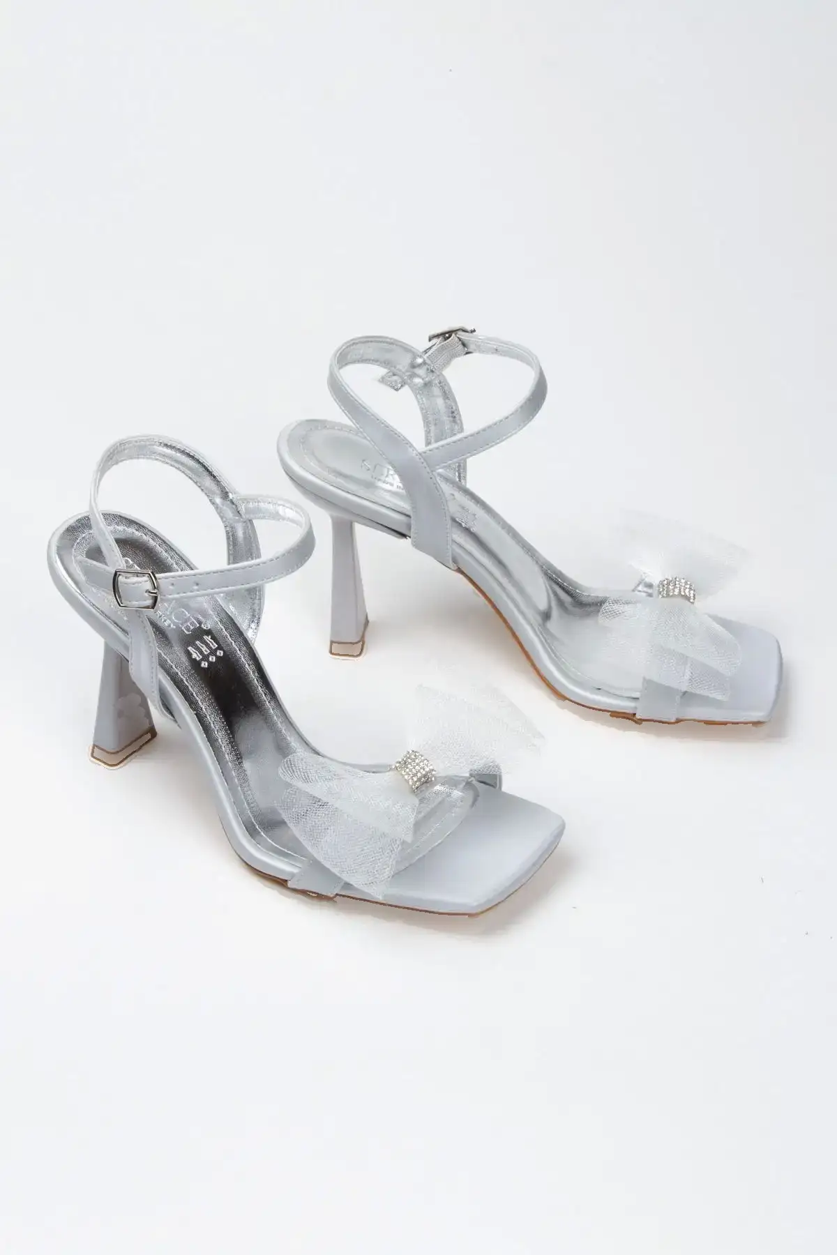 کفش پاشنه‌ بلند زنانه پاشنه ۹ سانتی تولید خاص نقره‌ای - 5142