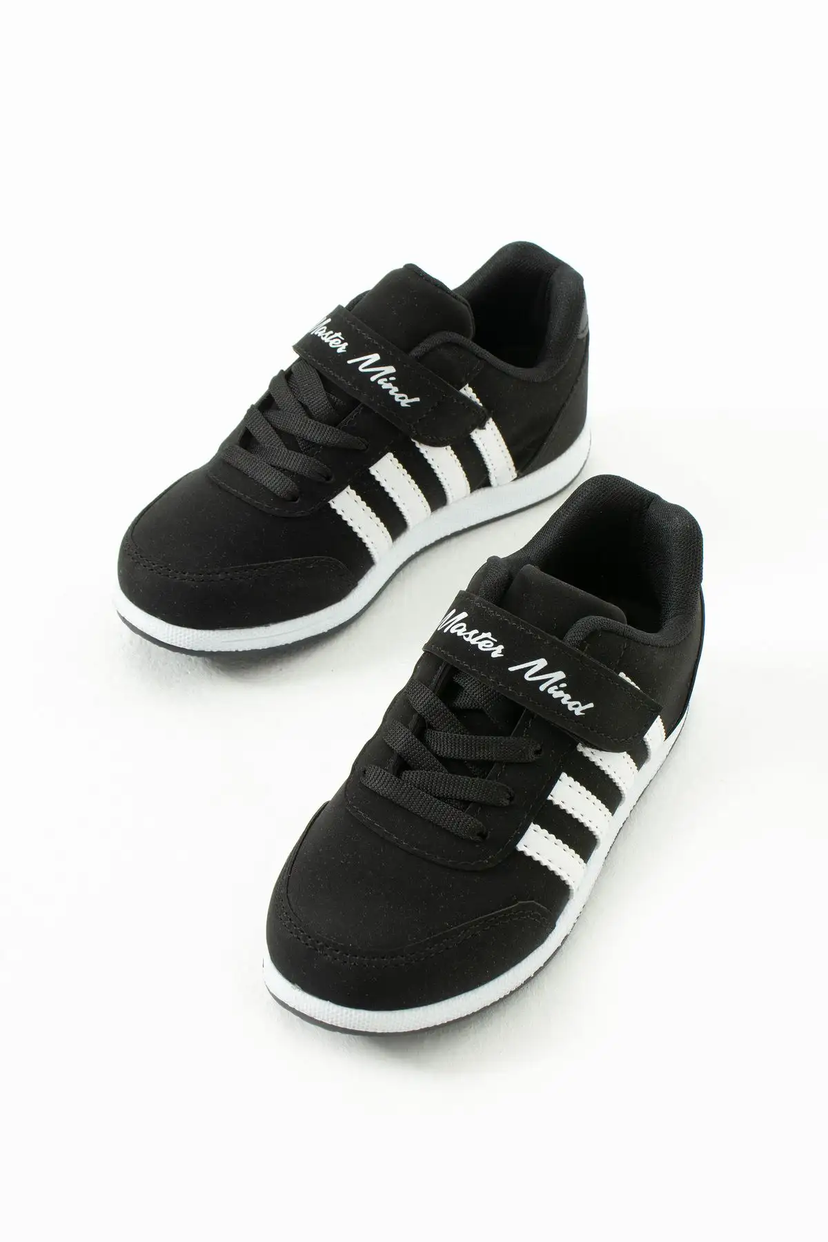 کفش دخترانه  ورزشی راحتی کودکانه دو رنگ مشکی و سفید با بند و یک چسب، از جنس چرم مصنوعی سبک و انعطافپذیر یونیسکس. - 6893 کفش دخترانه ورزشی راحتی کودکانه دو رنگ مشکی و سفید با بند و یک چسب، از جنس چرم مصنوعی سبک و انعطافپذیر یونیسکس. - 6893