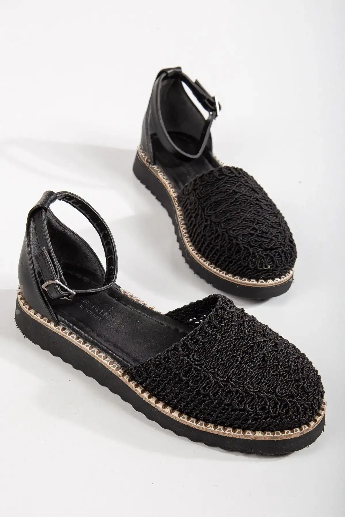 کفش صندل زنانه سندل  با پاشنه کلفت و بافتنی گلدوزی شده - 6409 کفش صندل زنانه سندل با پاشنه کلفت و بافتنی گلدوزی شده - 6409