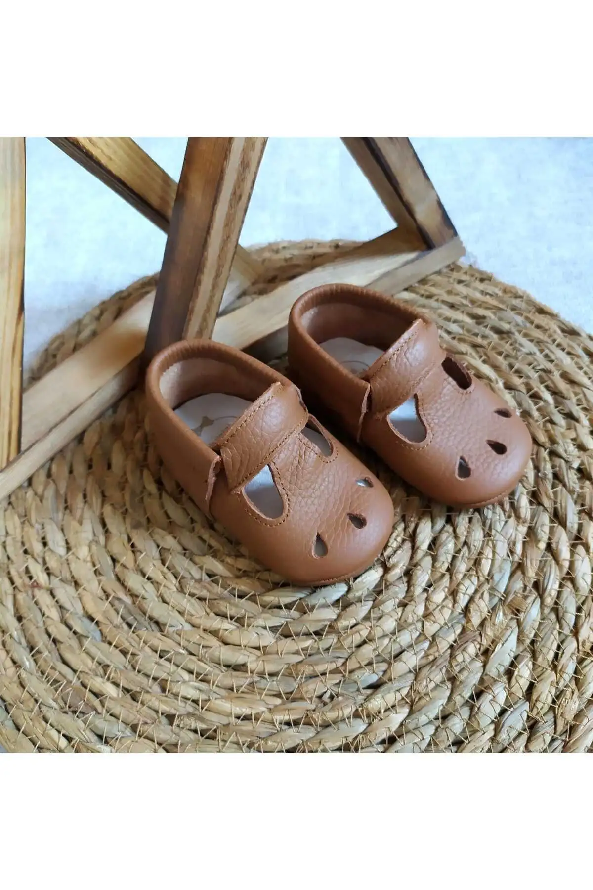 کفش نوزاد پسر مدل راحتی پاپیونی رنگ قهوهای چرم طبیعی پاپوش بچگانه برای اولین قدم - 5466 کفش نوزاد پسر مدل راحتی پاپیونی رنگ قهوهای چرم طبیعی پاپوش بچگانه برای اولین قدم - 5466