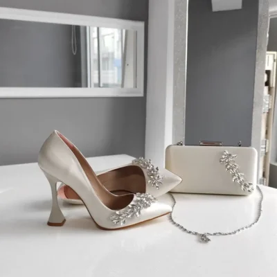کفش مجلسی زنانه کیف ساتن سدف ۱۱ سانتی‌متری با پاشنه شمعی و تزئینات ستاره‌ای سنگ‌دار، استیلتو - 5687