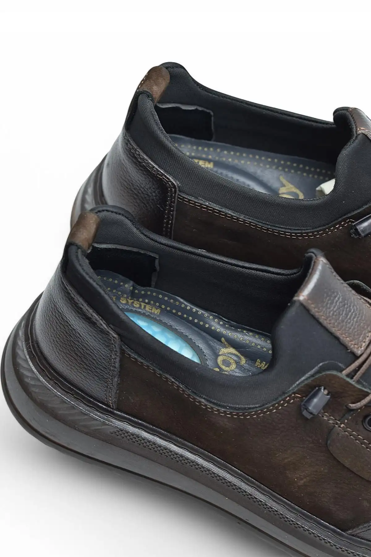 کفش روزمره مردانه تاب ۵۵۰:    با زیره ارتوپدی ژلهای از چرم طبیعی. - 6485 کفش روزمره مردانه تاب ۵۵۰: با زیره ارتوپدی ژلهای از چرم طبیعی. - 6485