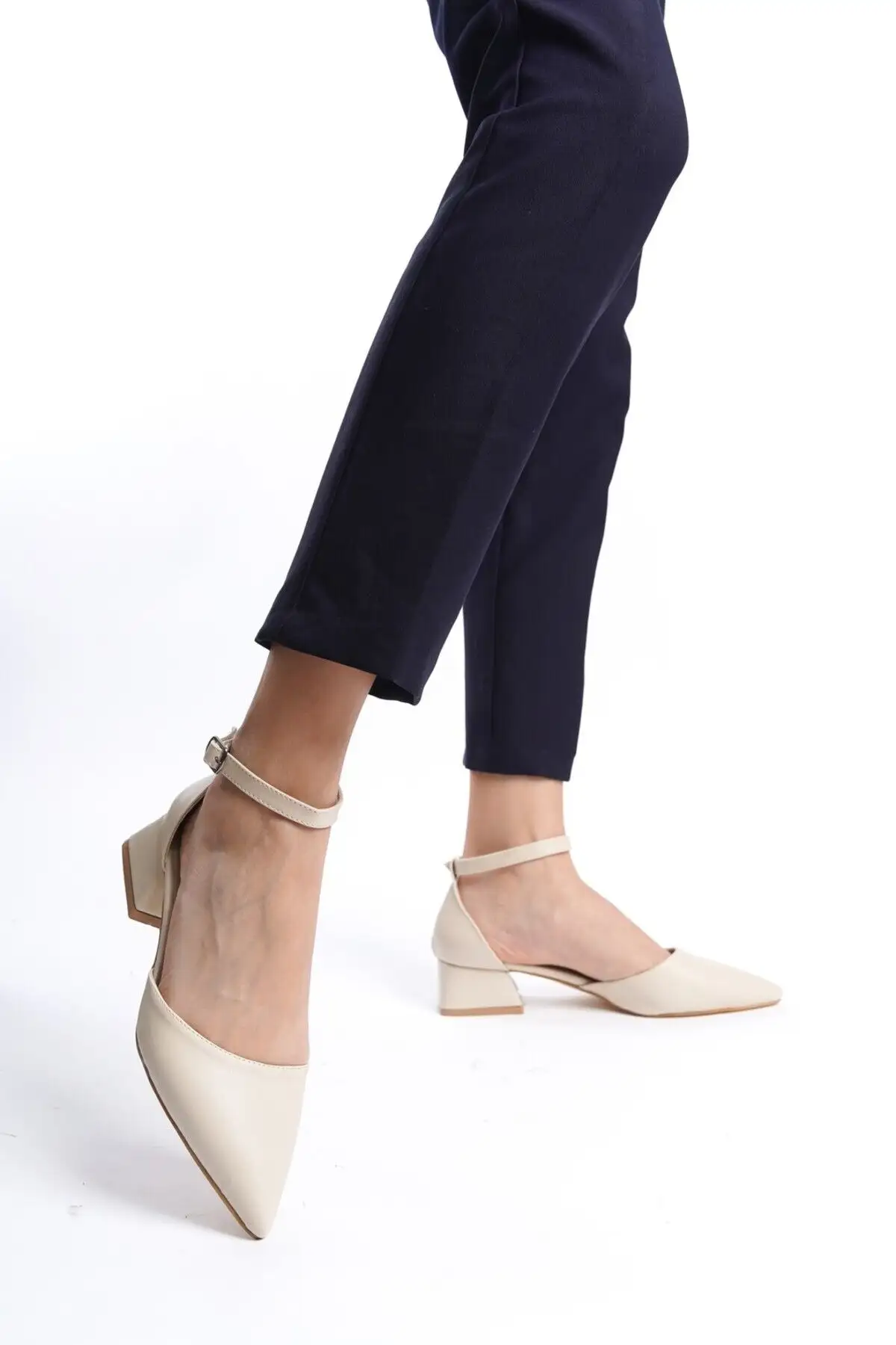 کفش اداری زنانه  پاشنه کوتاه و کلفت  ملویسا - 6255 کفش اداری زنانه پاشنه کوتاه و کلفت ملویسا - 6255