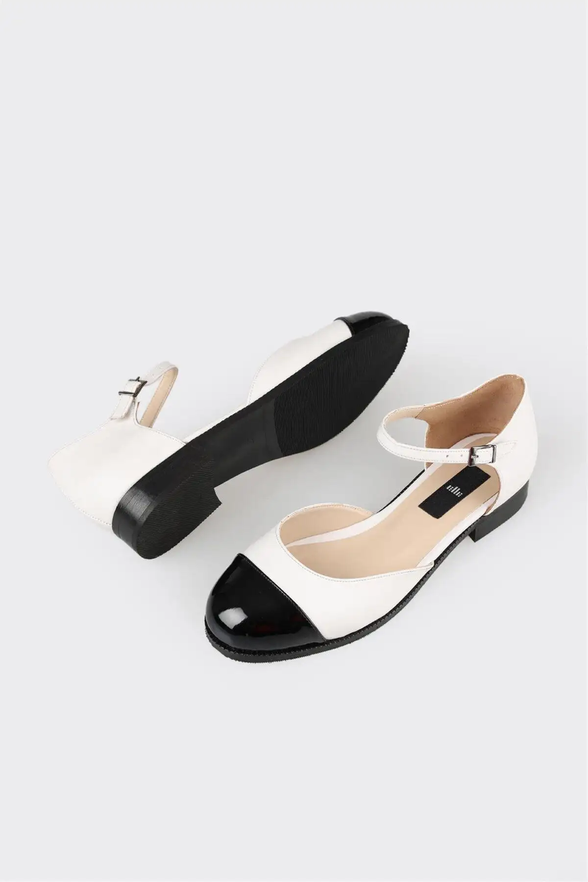 کفش مجلسی زنانه  روزمره  سفید - 5698 کفش مجلسی زنانه روزمره سفید - 5698