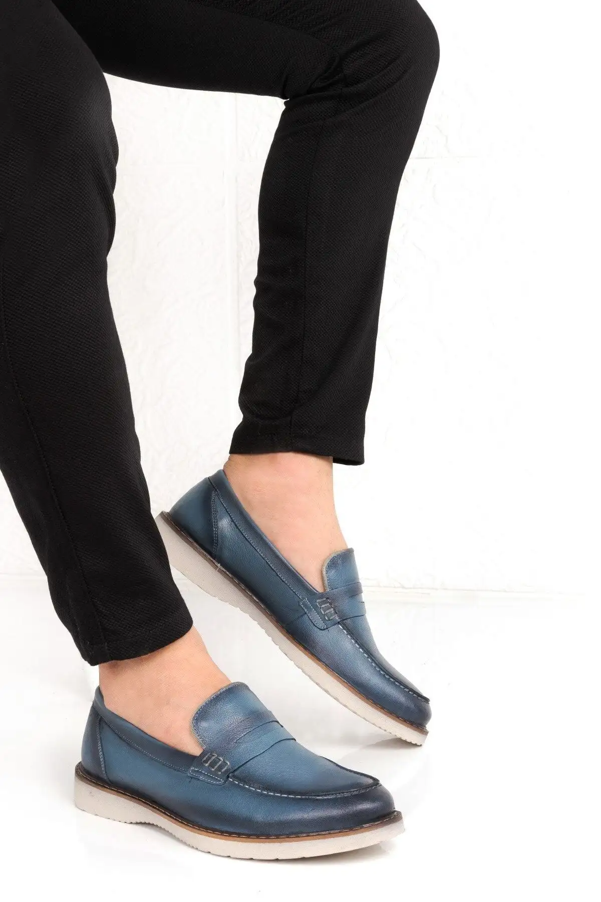 کفش رسمی مردانه  و بامبر  از جنس چرم طبیعی بدون بند - 6017 کفش رسمی مردانه و بامبر از جنس چرم طبیعی بدون بند - 6017