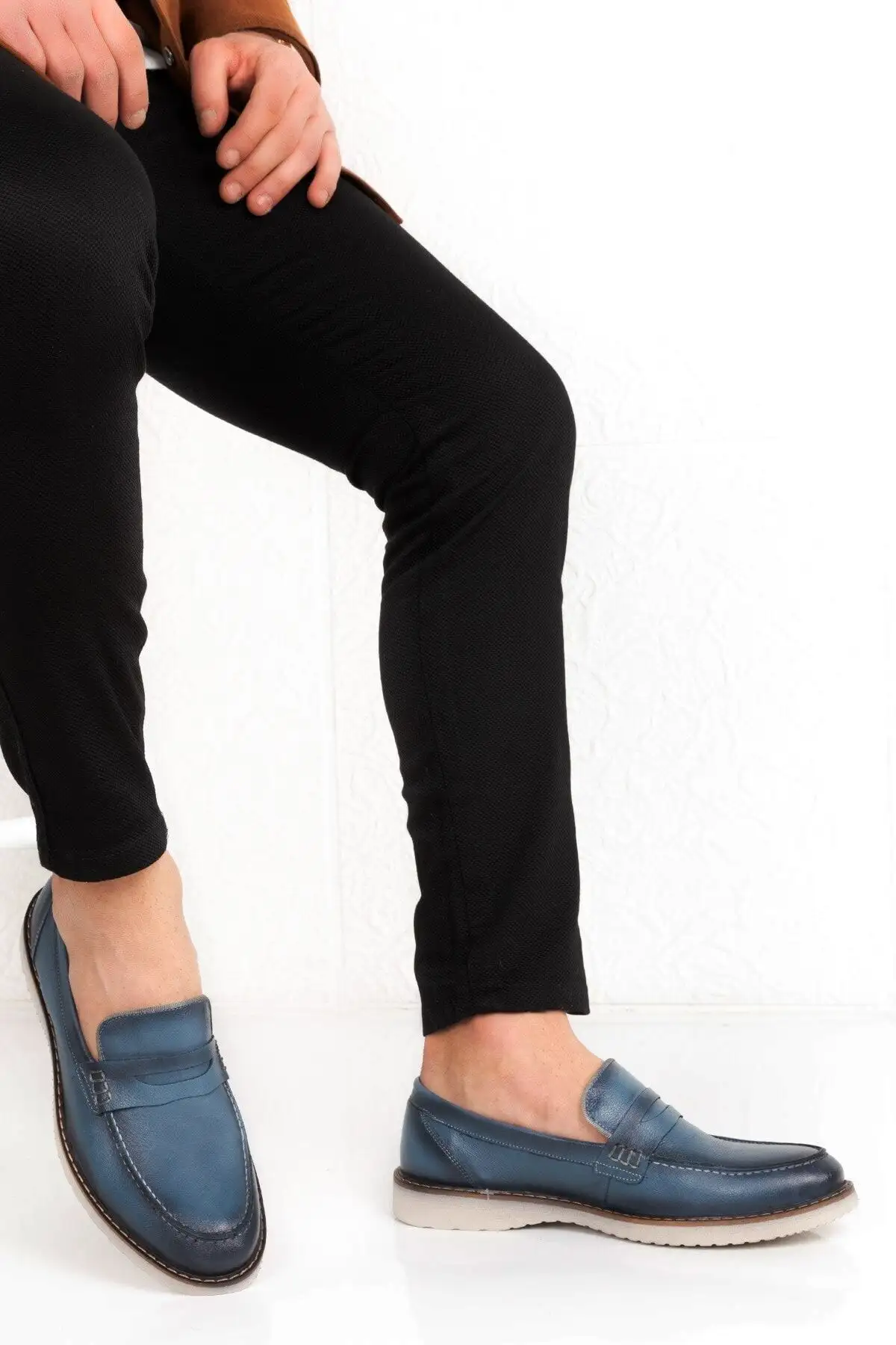 کفش رسمی مردانه  و بامبر  از جنس چرم طبیعی بدون بند - 6017 کفش رسمی مردانه و بامبر از جنس چرم طبیعی بدون بند - 6017