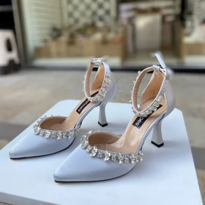 کفش مجلسی زنانه پاشنهدار سنگدار ساتن نقرهای 9 سانتیمتری 0280 - 6740