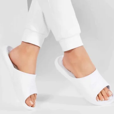 کفش راحتی خانه ترجمه به فارسی: سرویس دوش زنانه ویکتوری وان – دمپایی زنانه مدل Cz7836-100 – سفید - 5903