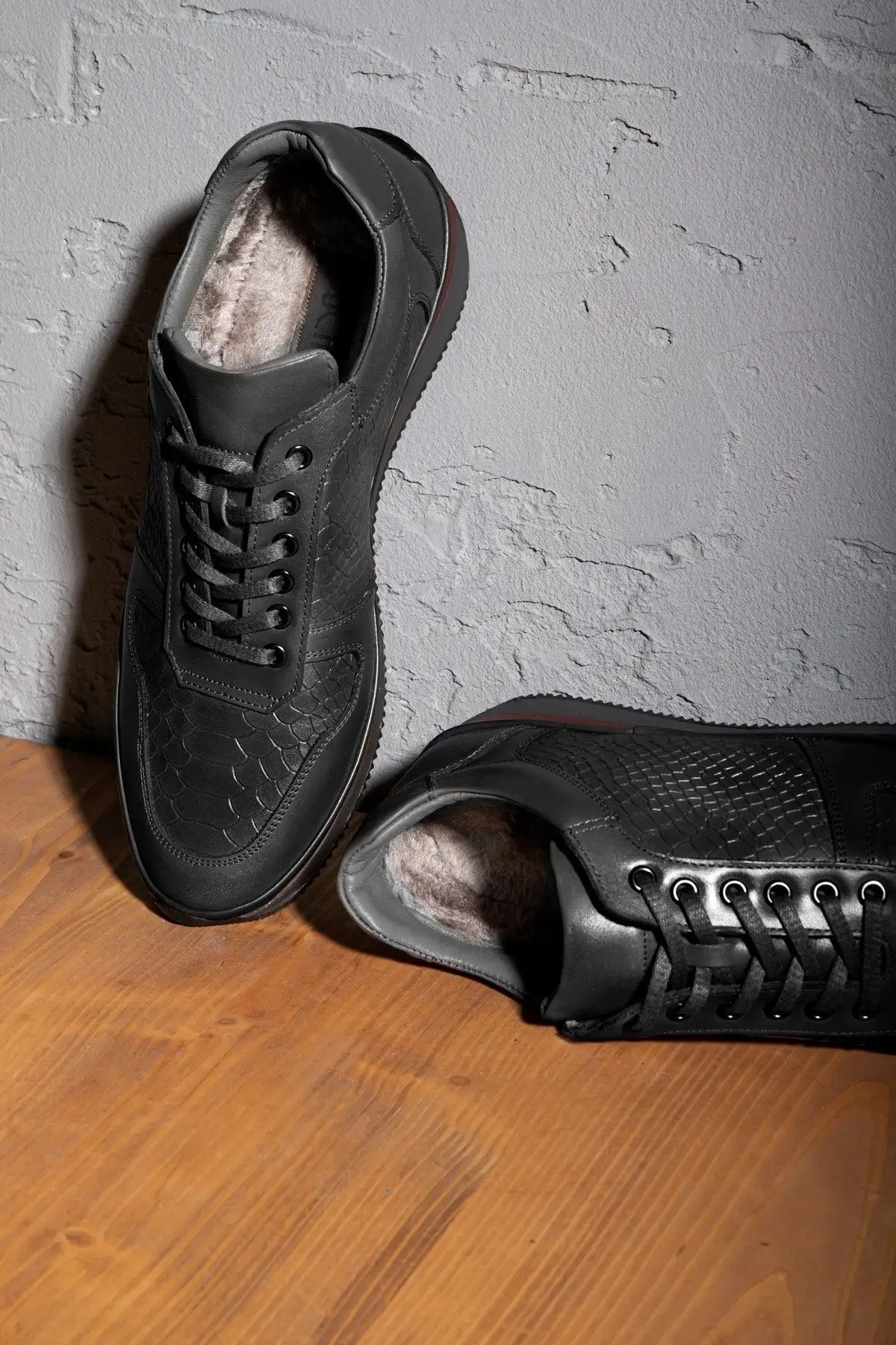 کفش سایز بزرگ مردانه 1.  روزمره  از چرم طبیعی مستر
2.  داخل پشمی
3.  زمستانی پشمی - 5673 کفش سایز بزرگ مردانه 1. روزمره از چرم طبیعی مستر 2. داخل پشمی 3. زمستانی پشمی - 5673