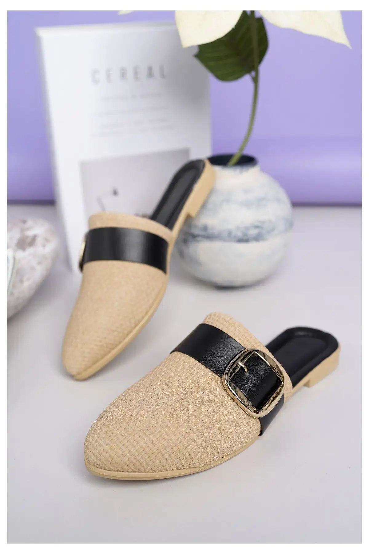 کفش اداری زنانه ترجمه فارسی محصول به شرح زیر است:"دمپایی روزمره  مشکی با جلوی بسته، بافت نی طبیعی، شیک، تابستانی، مناسب برای خانه، سواحل و تعطیلات، همچنین قابل استفاده در محیط کار." - 5730 کفش اداری زنانه ترجمه فارسی محصول به شرح زیر است: "دمپایی روزمره مشکی با جلوی بسته، بافت نی طبیعی، شیک، تابستانی، مناسب برای خانه، سواحل و تعطیلات، همچنین قابل استفاده در محیط کار." - 5730