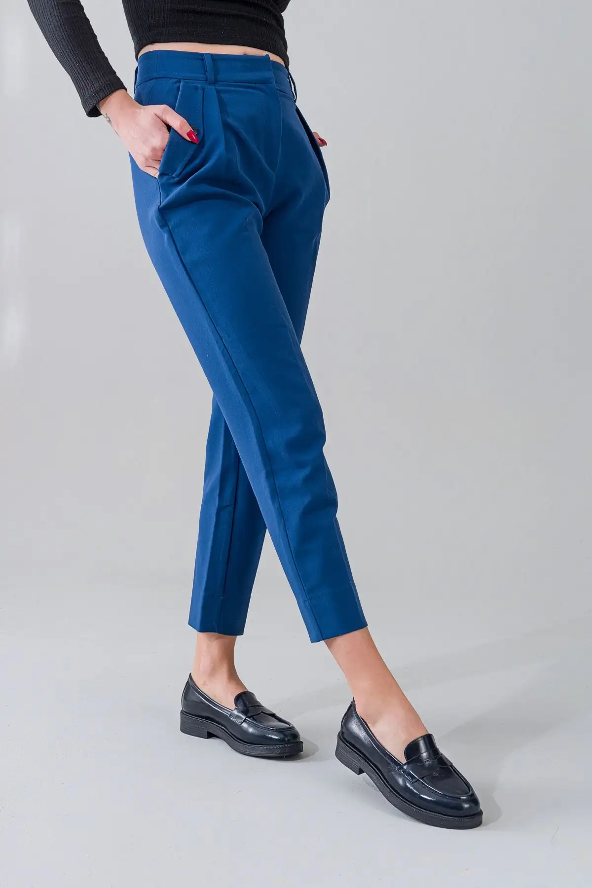 کفش اداری زنانه   لوفر رسمی از چرم لاکی آبی تیره واقعی - 5715 کفش اداری زنانه لوفر رسمی از چرم لاکی آبی تیره واقعی - 5715