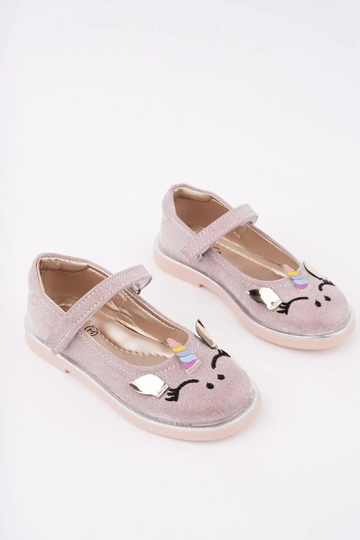 کفش دخترانه پاپوش روزمره  با چسب و بافت درخشان - 5833 کفش دخترانه پاپوش روزمره با چسب و بافت درخشان - 5833