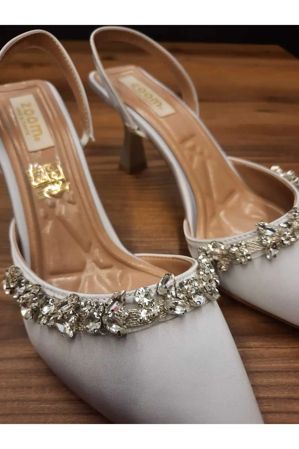 کفش مجلسی زنانه جلادهی شیک با جزئیات سنگی در جلو - 6229 کفش مجلسی زنانه جلادهی شیک با جزئیات سنگی در جلو - 6229