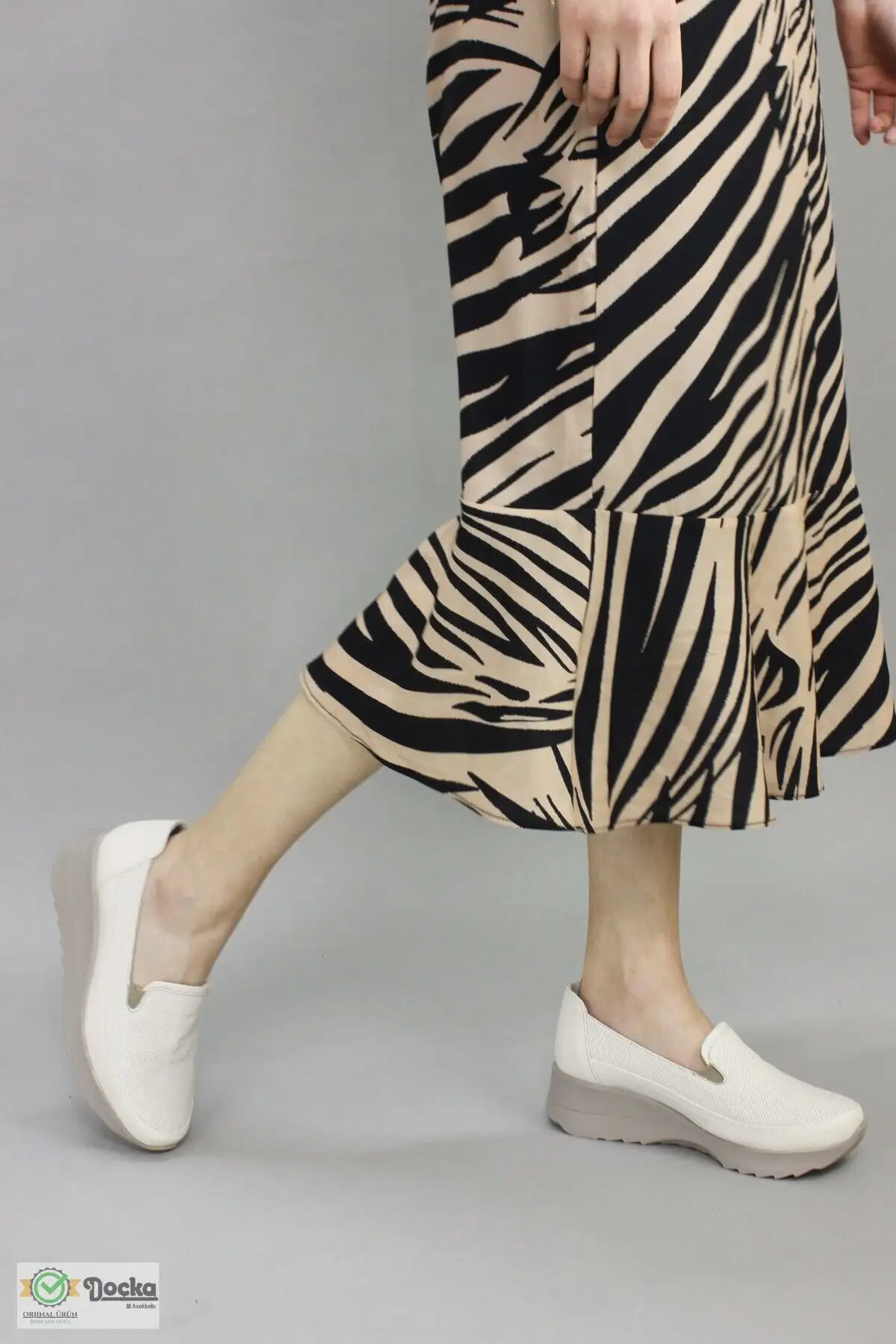 کفش ورزشی روزمره زنانه تابستانی پاشنه بلند اورتوپدیک از چرم طبیعی - 5551 کفش ورزشی روزمره زنانه تابستانی پاشنه بلند اورتوپدیک از چرم طبیعی - 5551