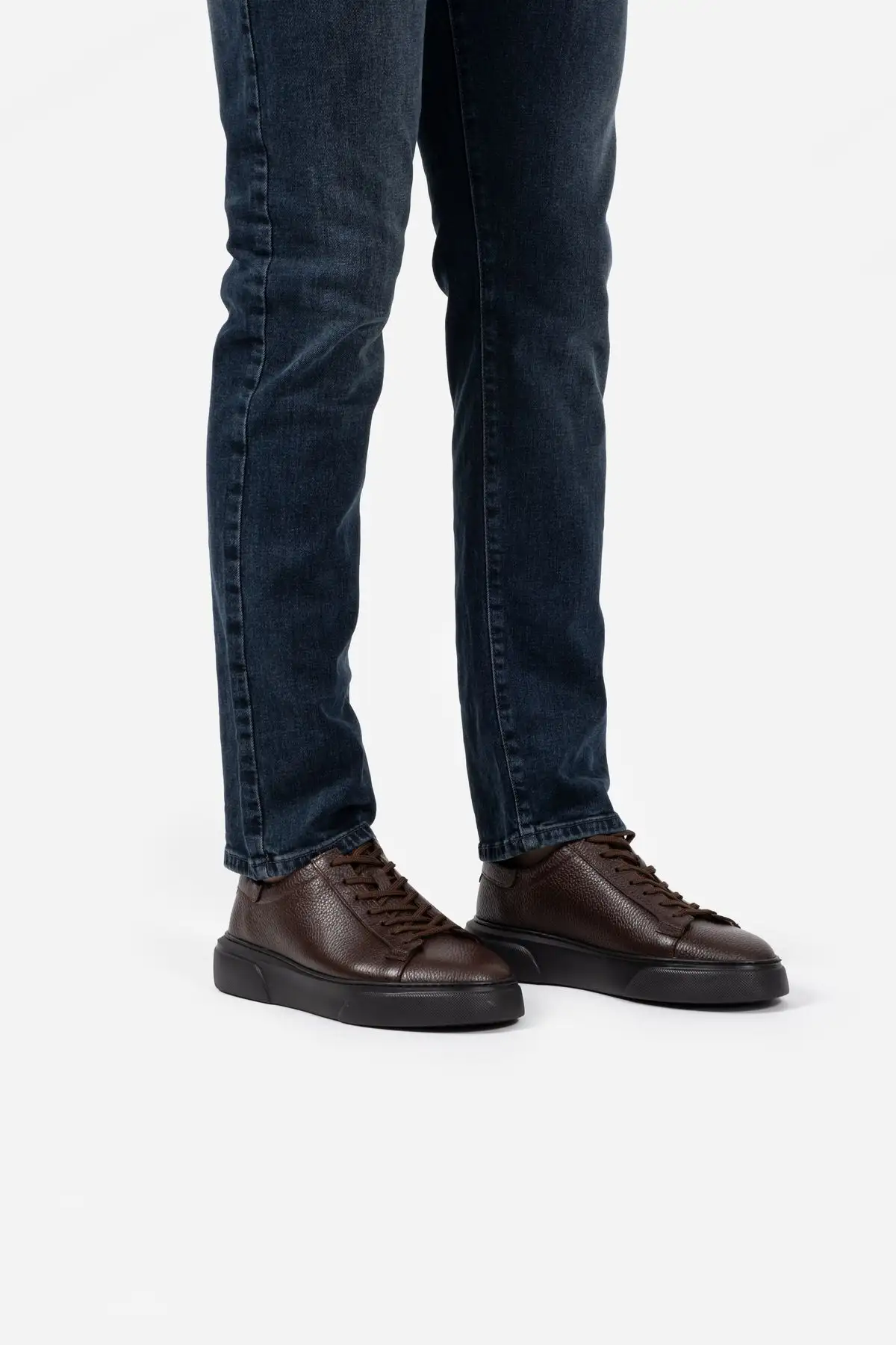 کفش روزمره مردانه    فوق العاده راحت از چرم طبیعی 100% قهوهای LUASS25AL0041 - 6383 کفش روزمره مردانه فوق العاده راحت از چرم طبیعی 100% قهوهای LUASS25AL0041 - 6383