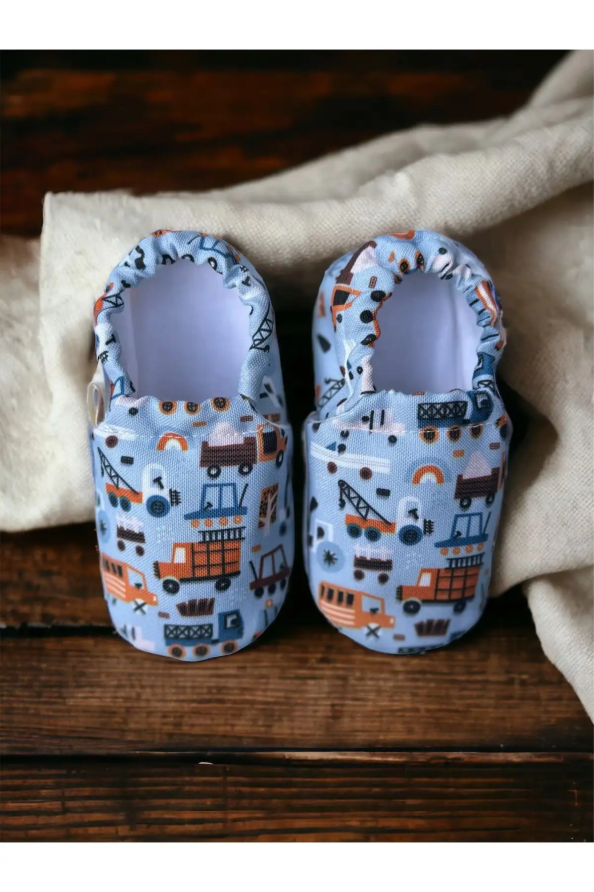 کفش نوزاد پسر 1. راحتی ضد لغزش 2. پاپوش بچه‌گانه از پنبه ارگانیک 3. پاپوش با طرح ماشین‌های صنعتی - 6547