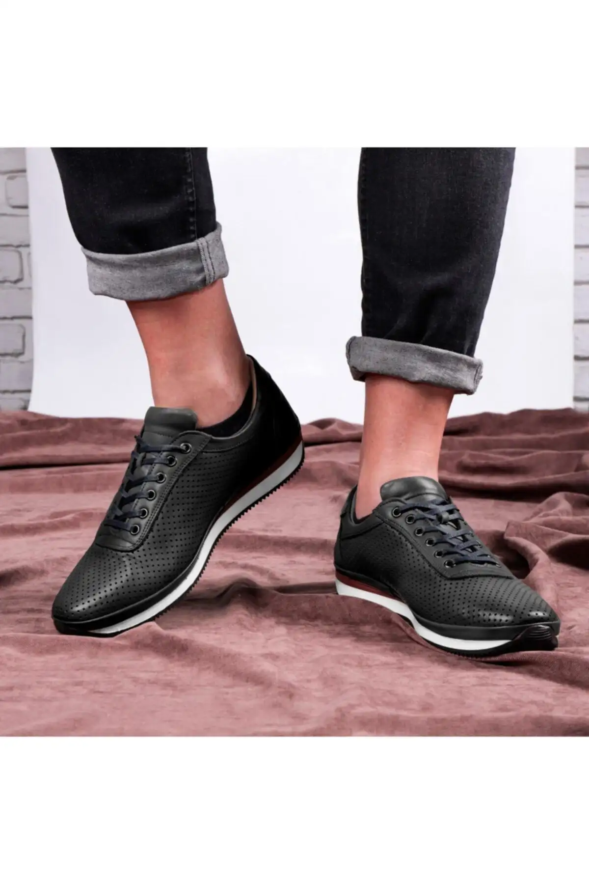 کفش سایز بزرگ مردانه 1.  روزمره  چ尖 نوک تیز از جنس چرم طبیعی
2.  تابستانی از جنس چرم طبیعی
3.  مشبک سیاه - 6709 کفش سایز بزرگ مردانه 1. روزمره چ尖 نوک تیز از جنس چرم طبیعی 2. تابستانی از جنس چرم طبیعی 3. مشبک سیاه - 6709