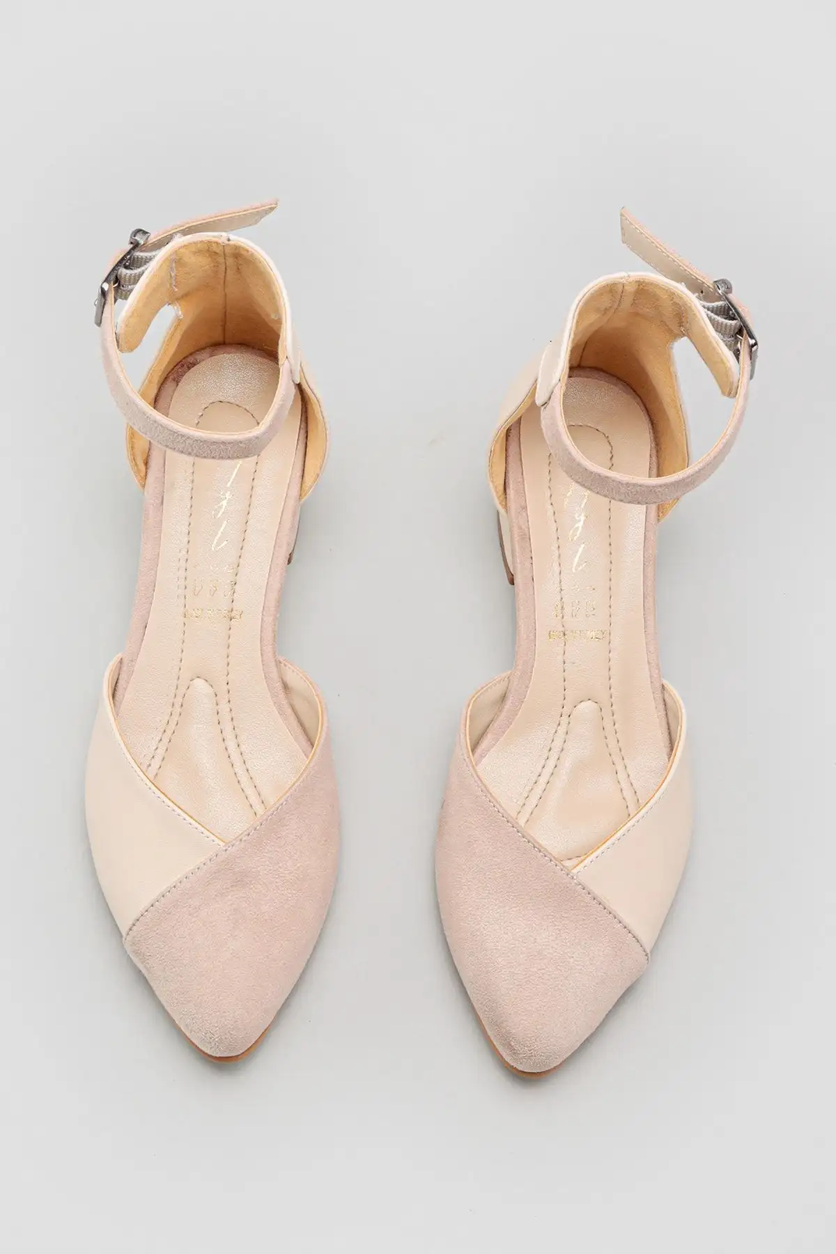 کفش صندل زنانه ساندال با پاشنه کوتاه و بند دور مچ، رنگ تنی، نوک تیز و رنگ بژ - 6400