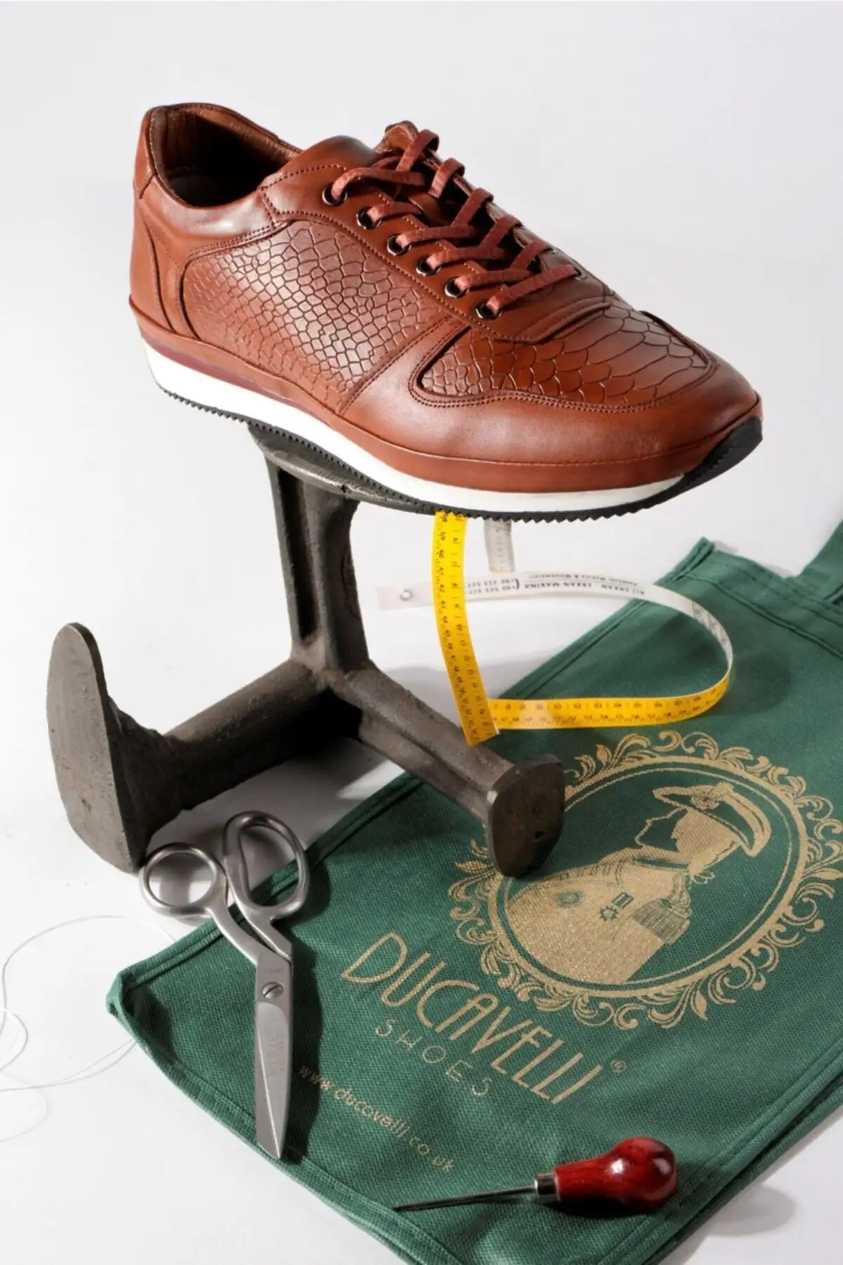 کفش سایز بزرگ مردانه آجئو  روزمره  از چرم طبیعی رنگ قهوهای - 6724 کفش سایز بزرگ مردانه آجئو روزمره از چرم طبیعی رنگ قهوهای - 6724