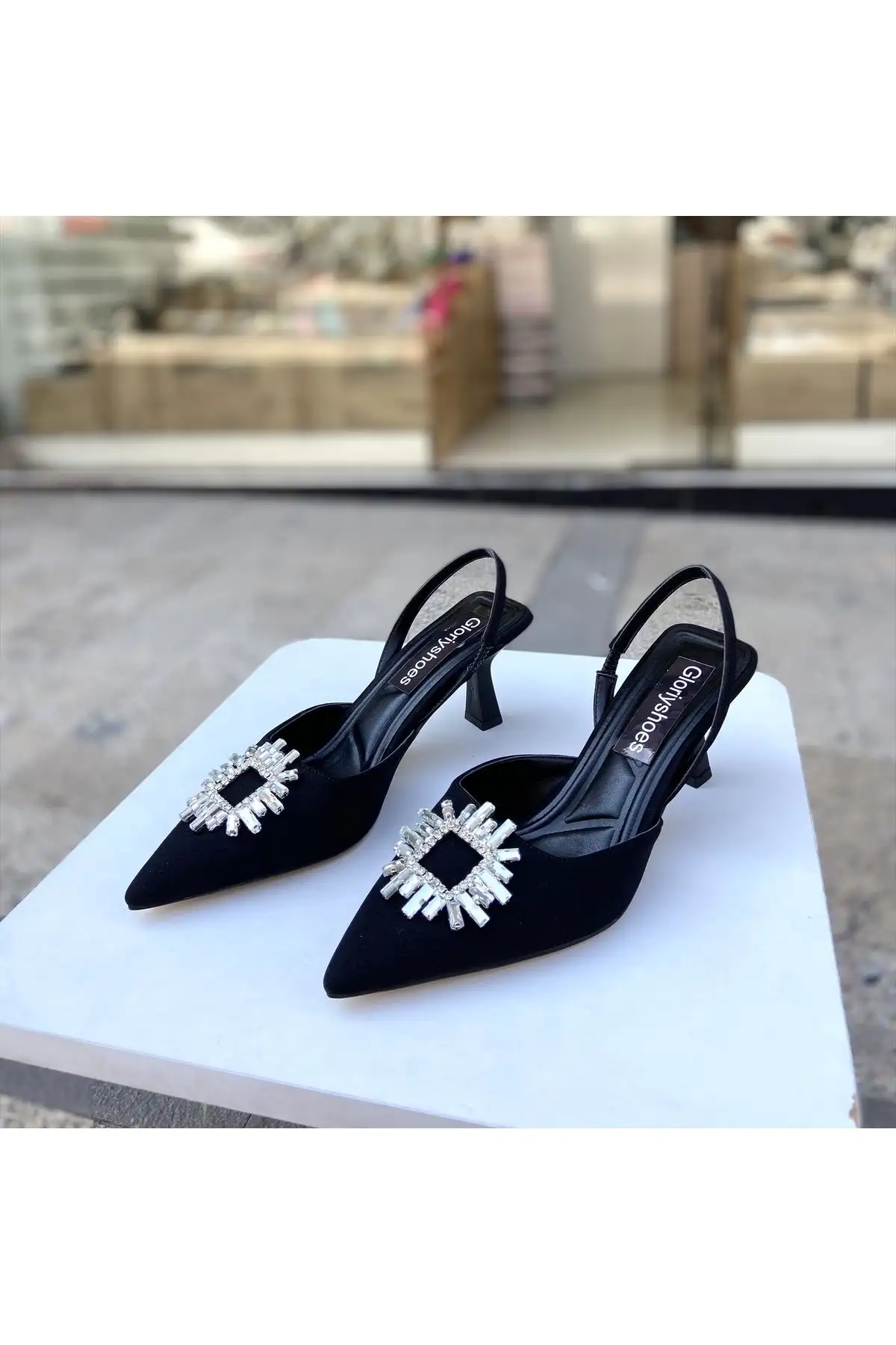 کفش مجلسی زنانه  پاشنه 5 سانتی متر سنگ دار ساتن مشکی 0480 - 6736 کفش مجلسی زنانه پاشنه 5 سانتی متر سنگ دار ساتن مشکی 0480 - 6736