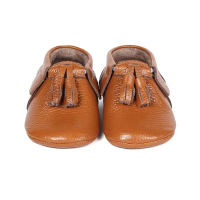 کفش نوزاد پسر پاپوش با جزئیات پونپون از چرم طبیعی رنگ قهوهای - 6562