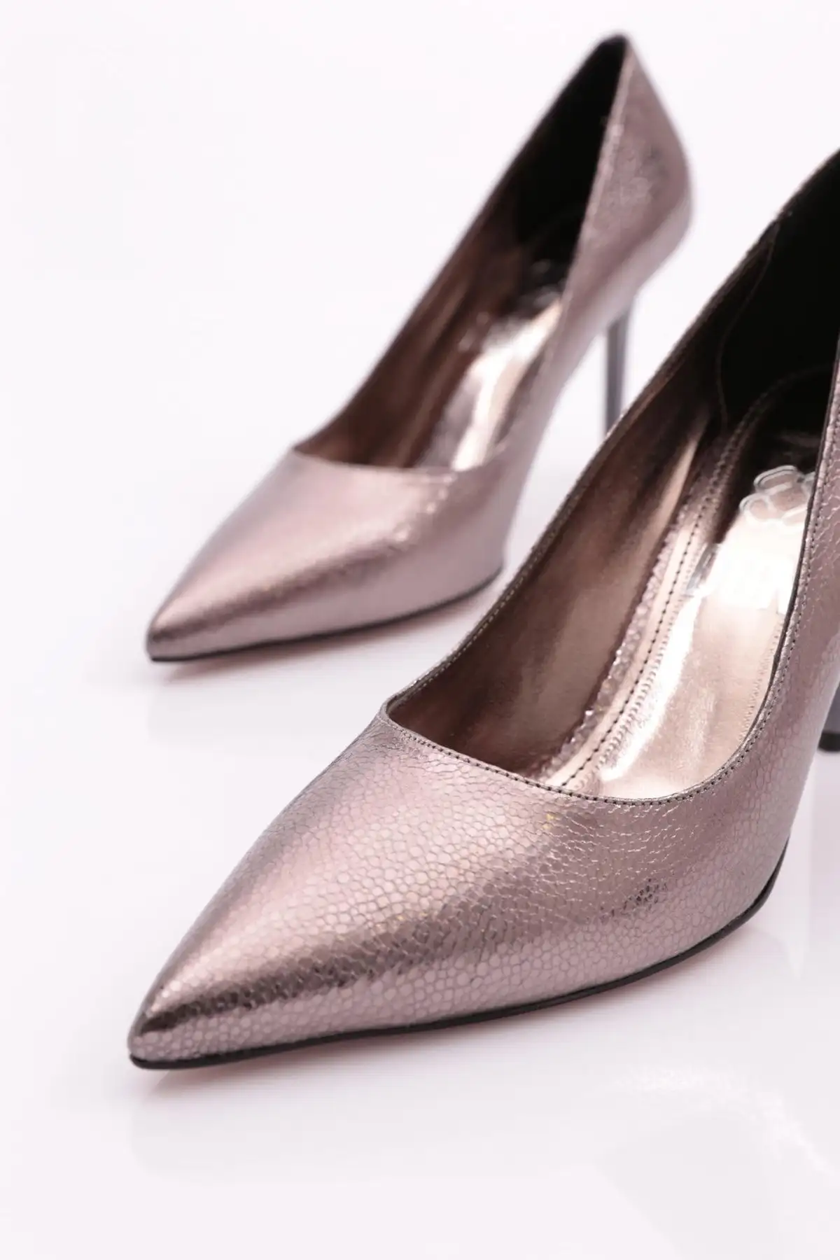 کفش پاشنه بلند زنانه پوتین  پلاتینیوم نار ۴۸۳۶۵۳۵ - 6806 کفش پاشنه بلند زنانه پوتین پلاتینیوم نار ۴۸۳۶۵۳۵ - 6806