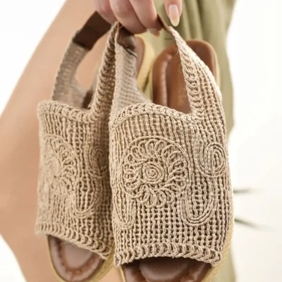 کفش صندل زنانه حصیری قهوهای با بافت و دوخت گلدوزی شده - جدیدترین فصل های تابستانی برای ساحل و تعطیلات - 6421